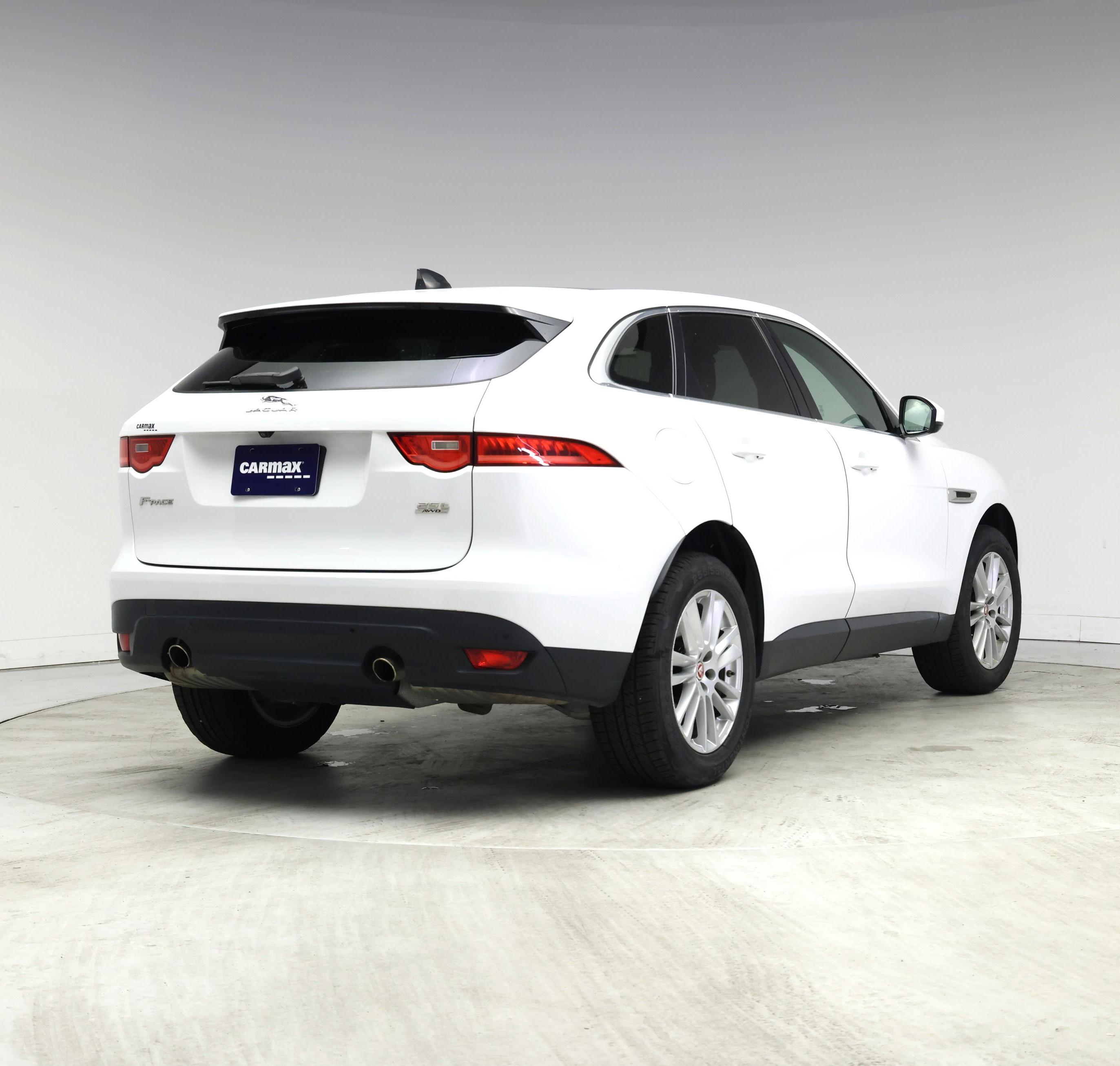 Thumbnail: 2020 Jaguar F-Pace - 8