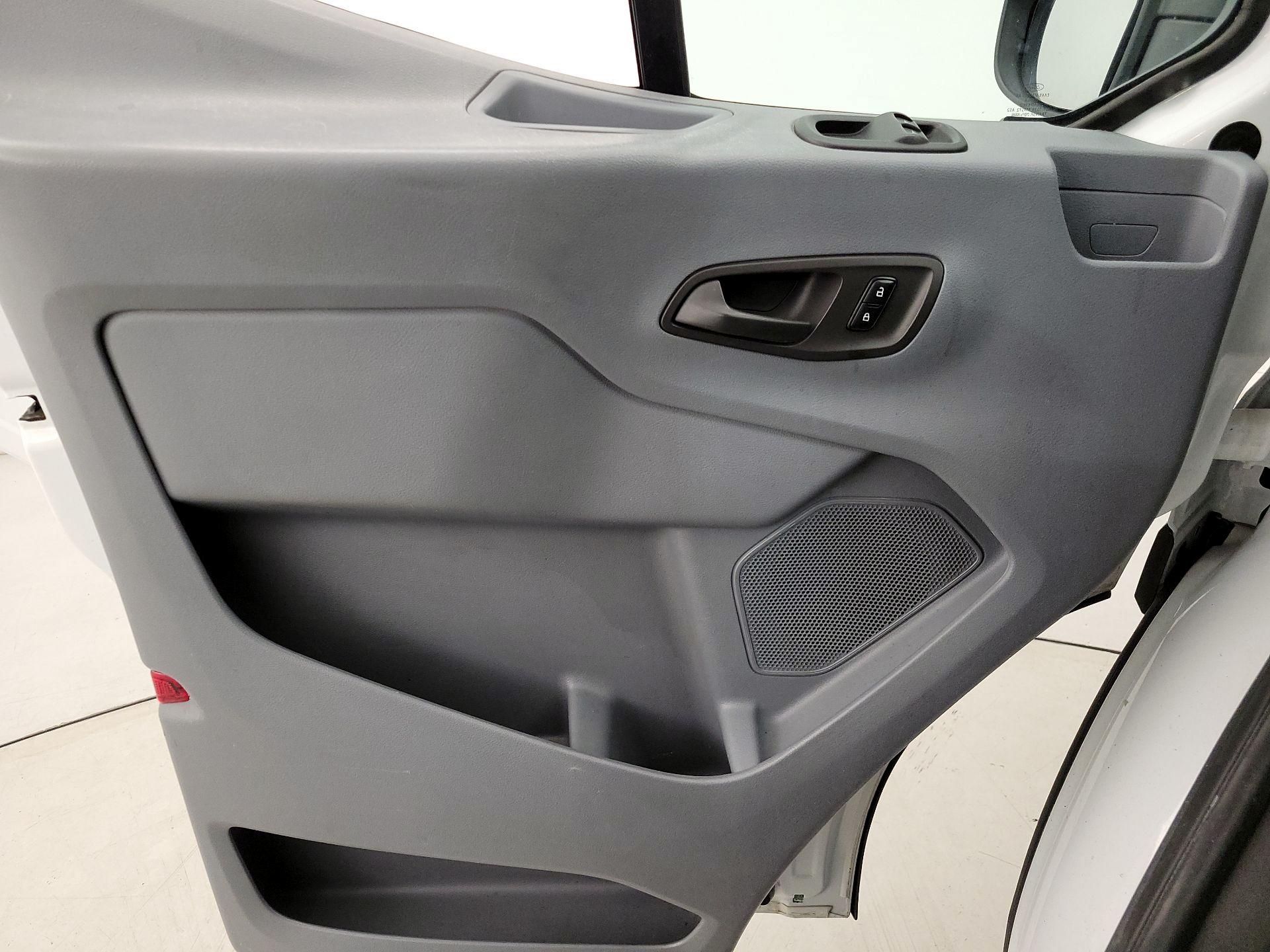 Thumbnail: 2018 Ford Transit Series - 12