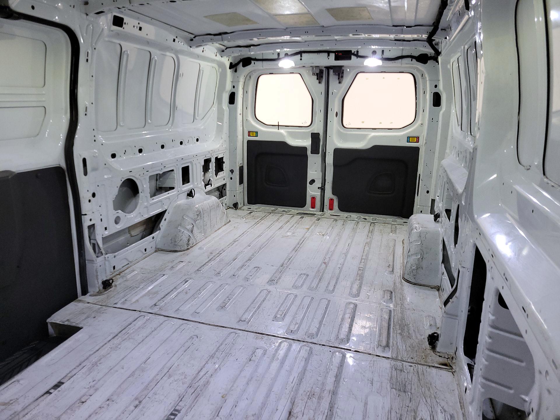 Thumbnail: 2018 Ford Transit Series - 19