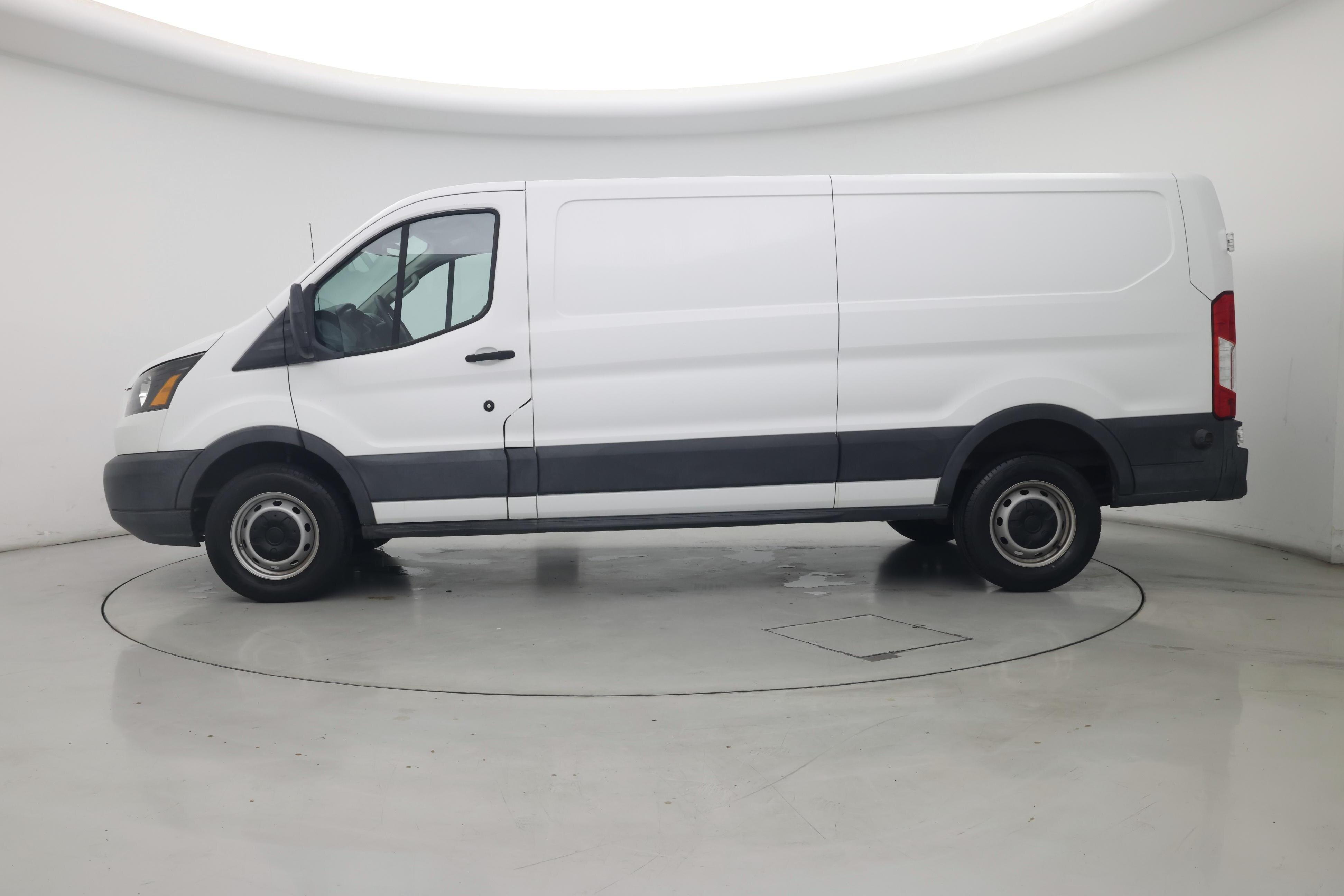 Thumbnail: 2018 Ford Transit Series - 3