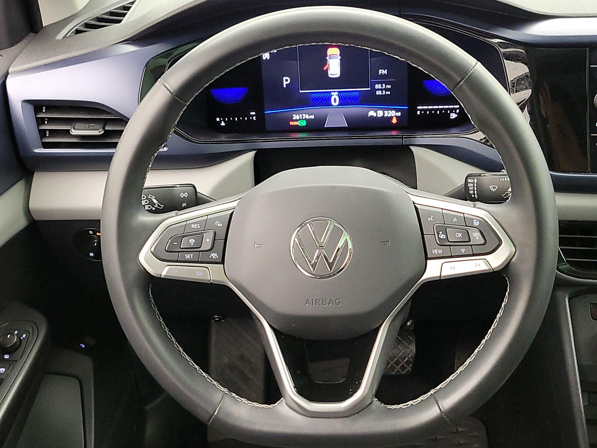 Thumbnail: 2022 Volkswagen Taos - 10