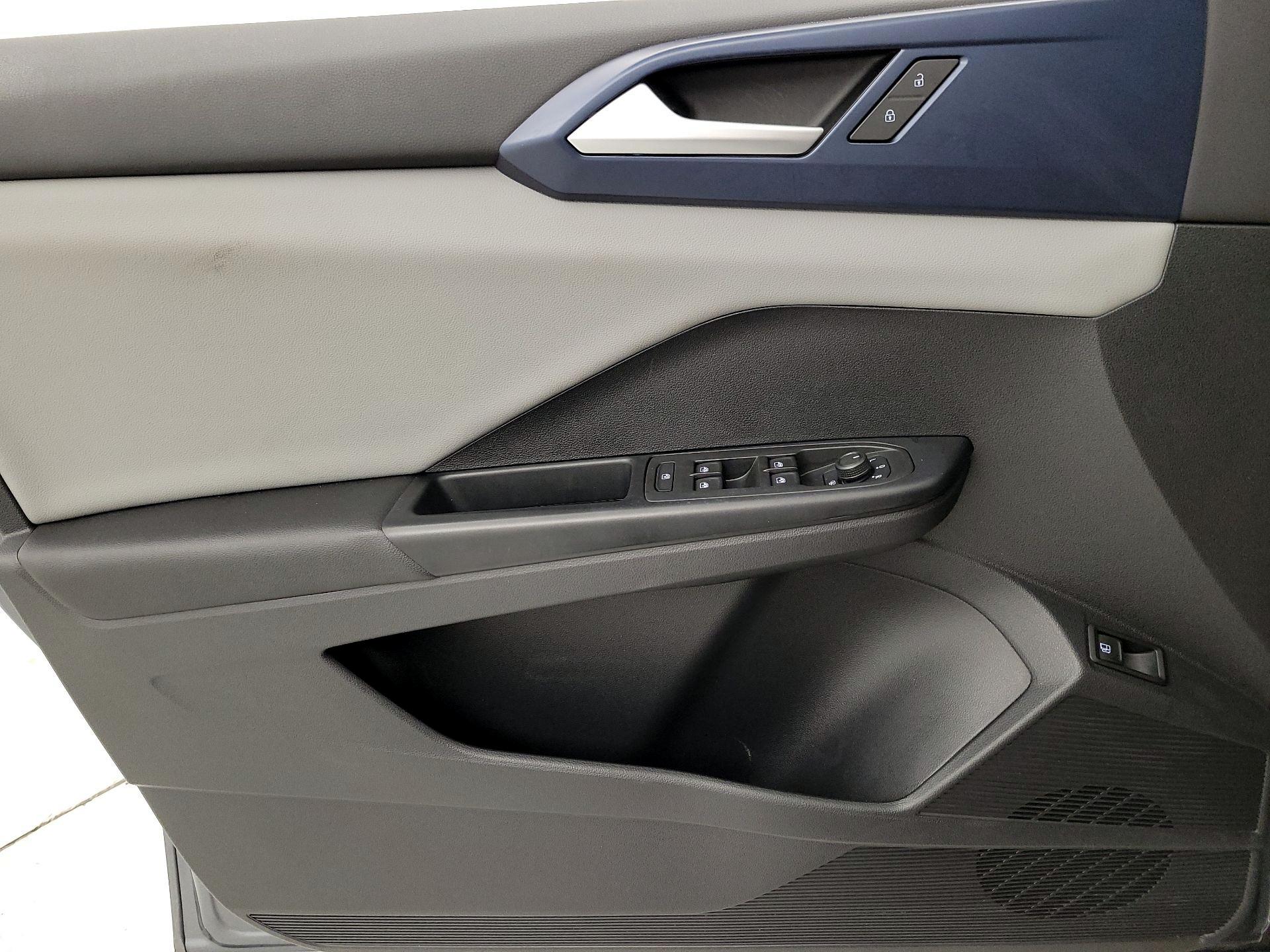 Thumbnail: 2022 Volkswagen Taos - 12