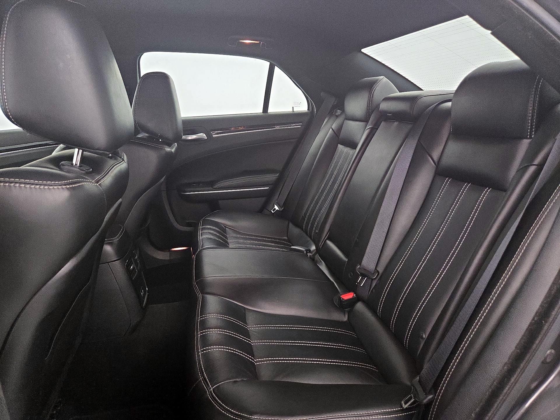 Thumbnail: 2021 Chrysler 300 - 19