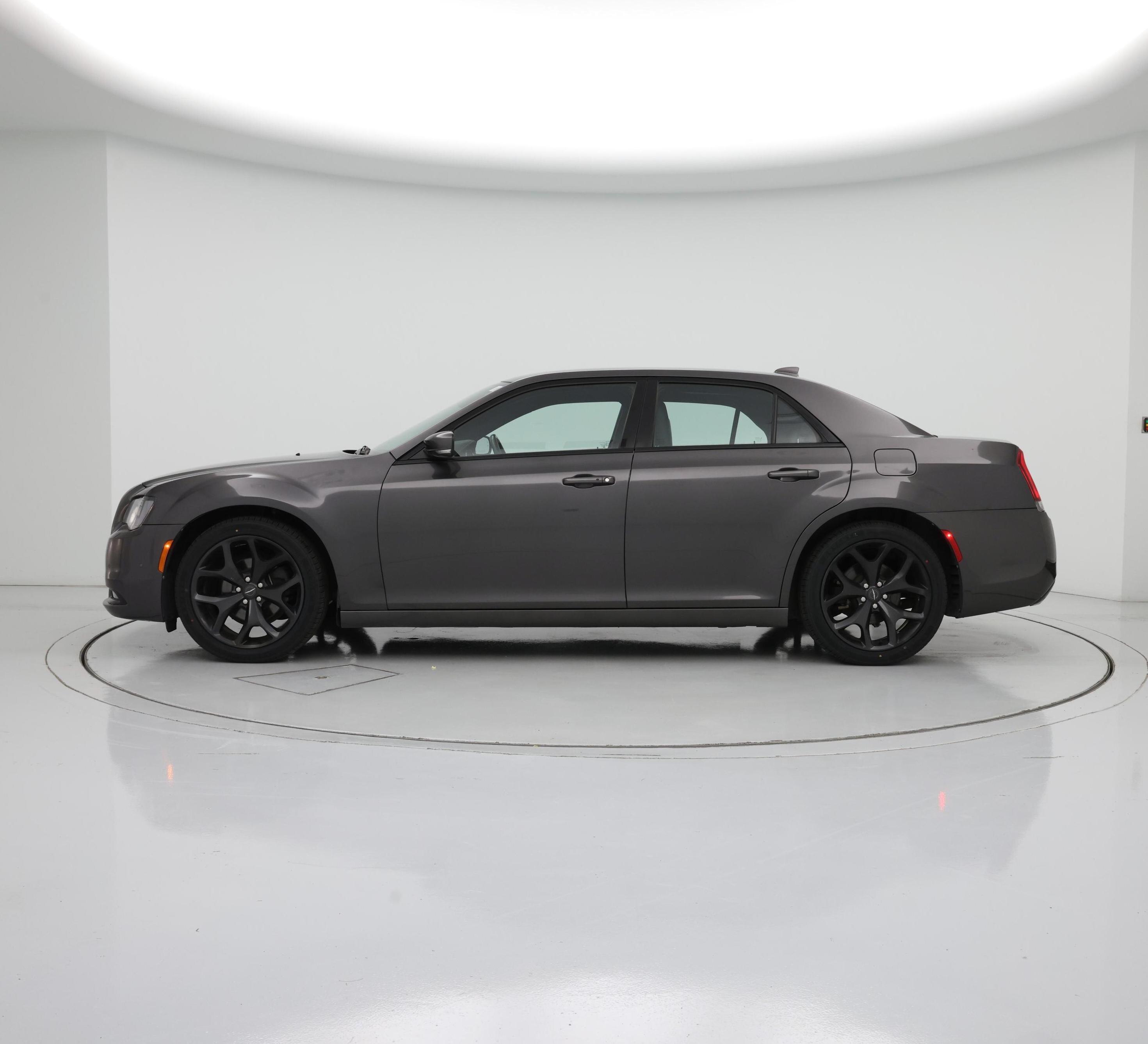Thumbnail: 2021 Chrysler 300 - 3