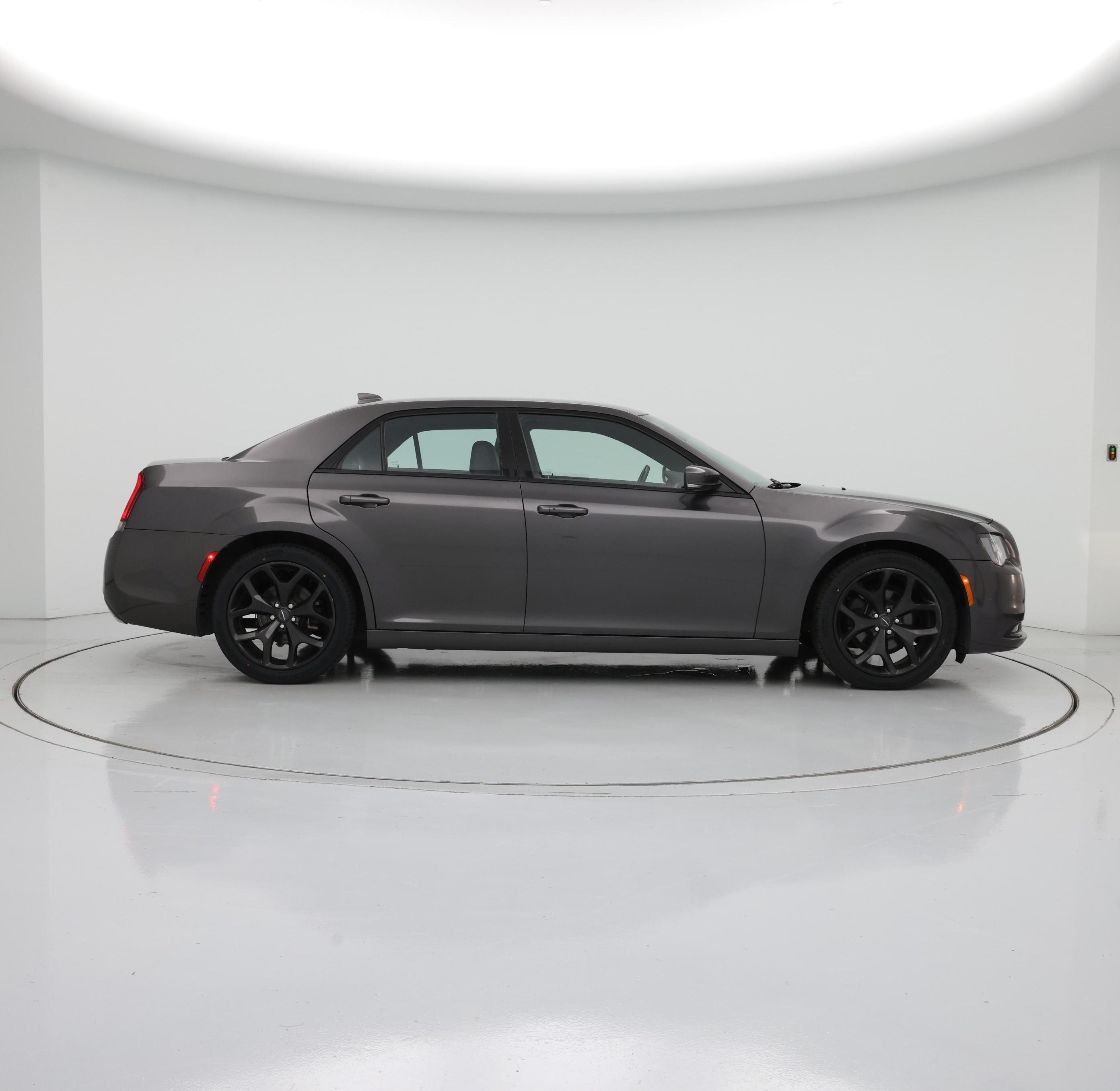 Thumbnail: 2021 Chrysler 300 - 7