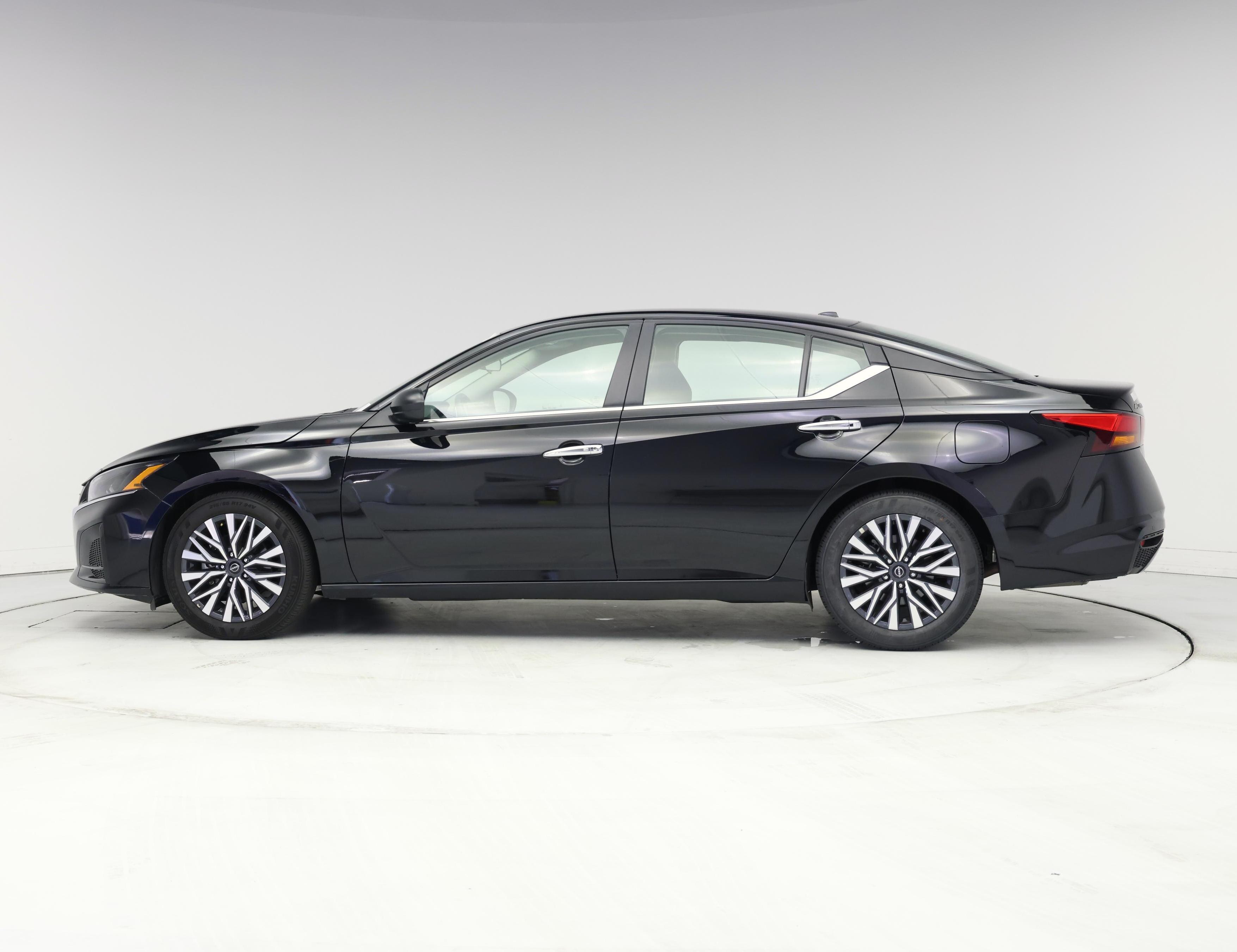 Thumbnail: 2024 Nissan Altima - 3