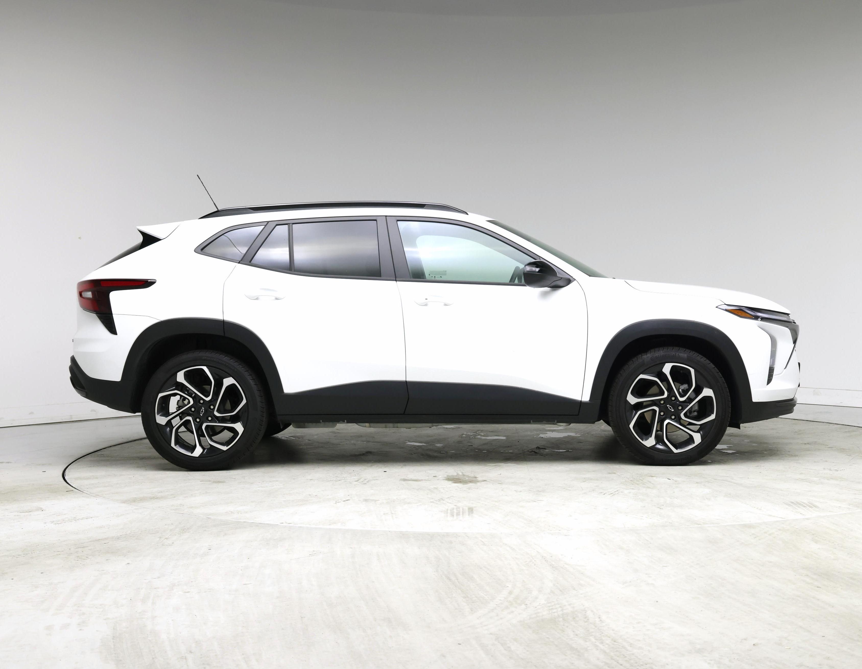 Thumbnail: 2025 Chevrolet Trax - 7