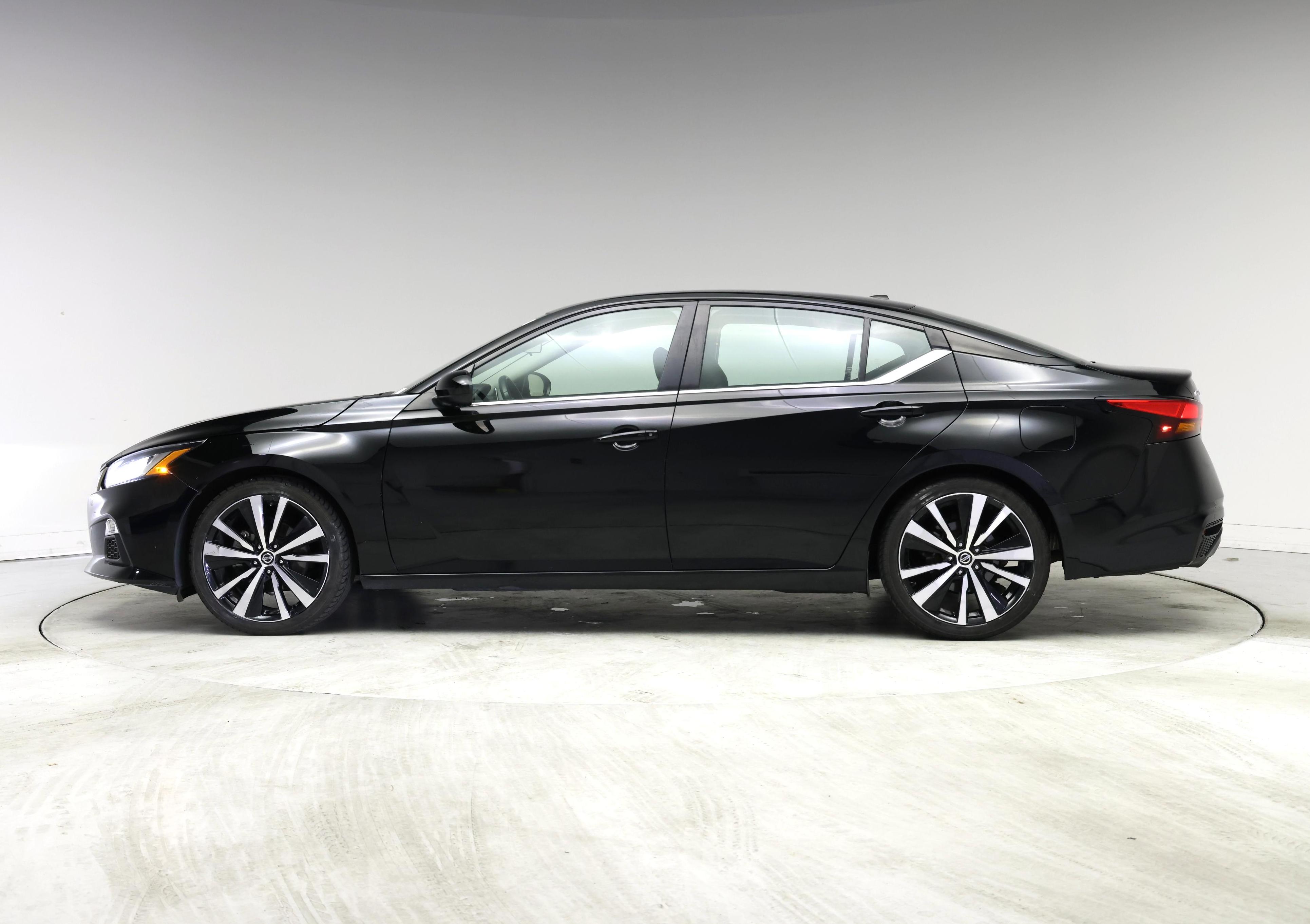 Thumbnail: 2022 Nissan Altima - 3