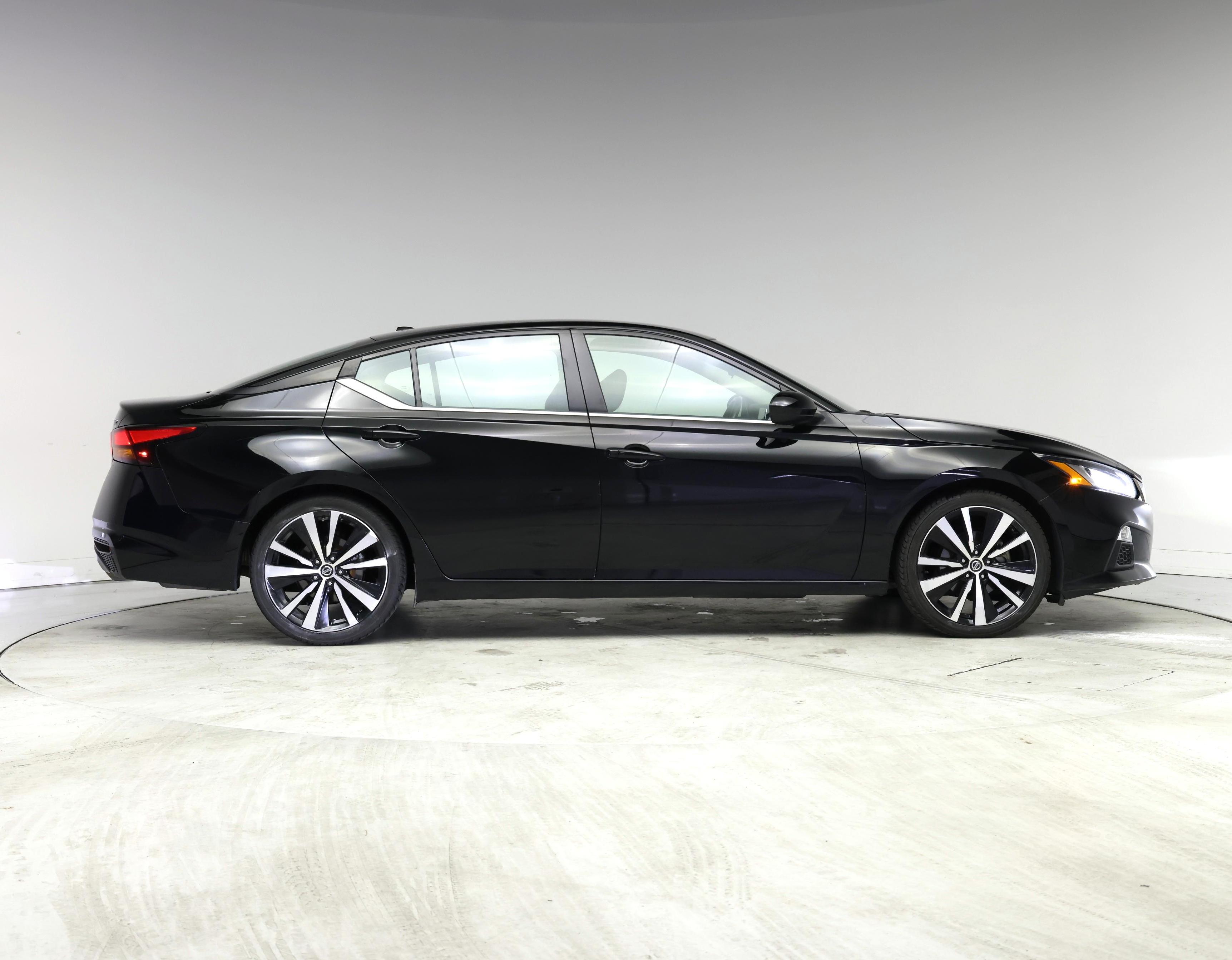 Thumbnail: 2022 Nissan Altima - 7