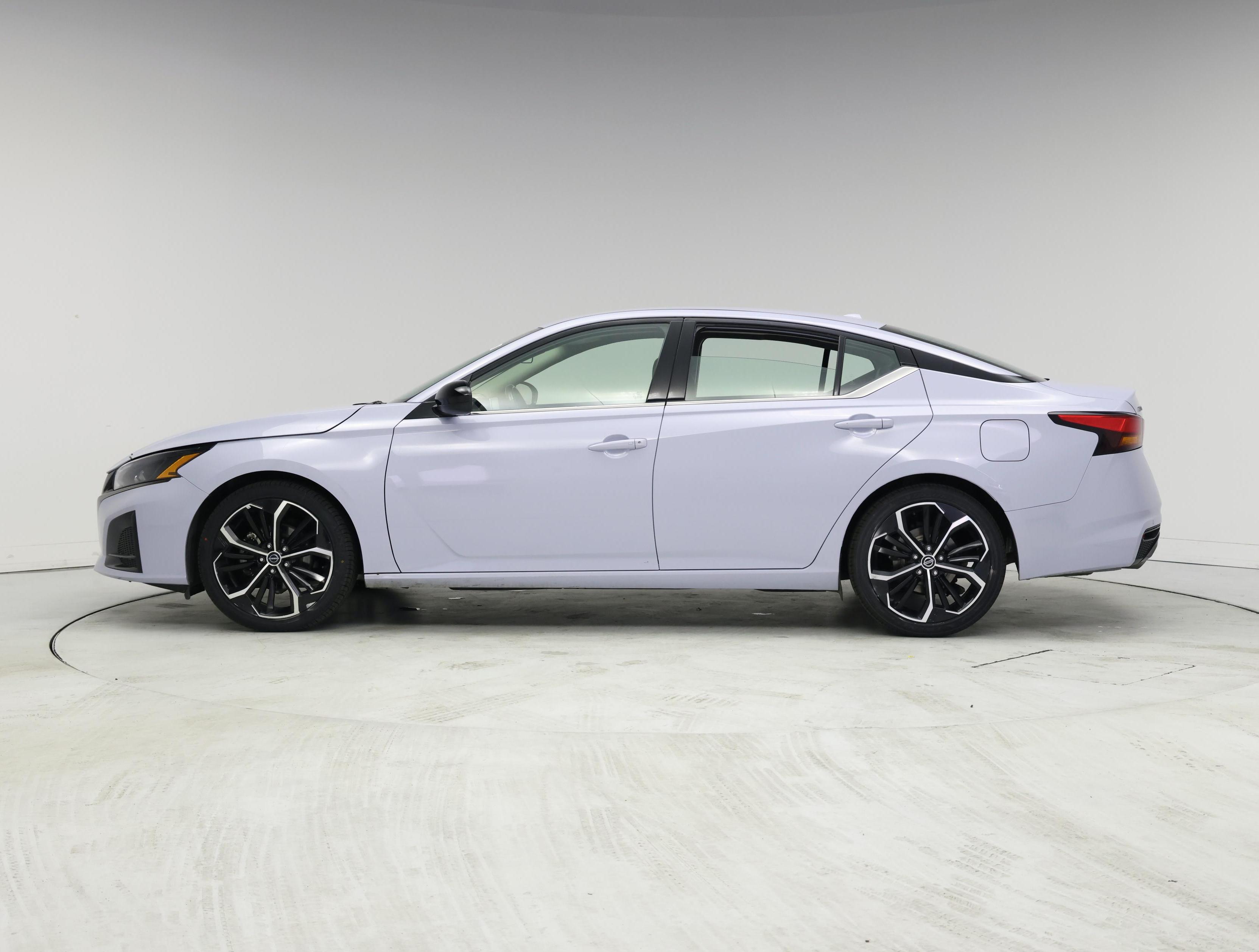 Thumbnail: 2023 Nissan Altima - 3