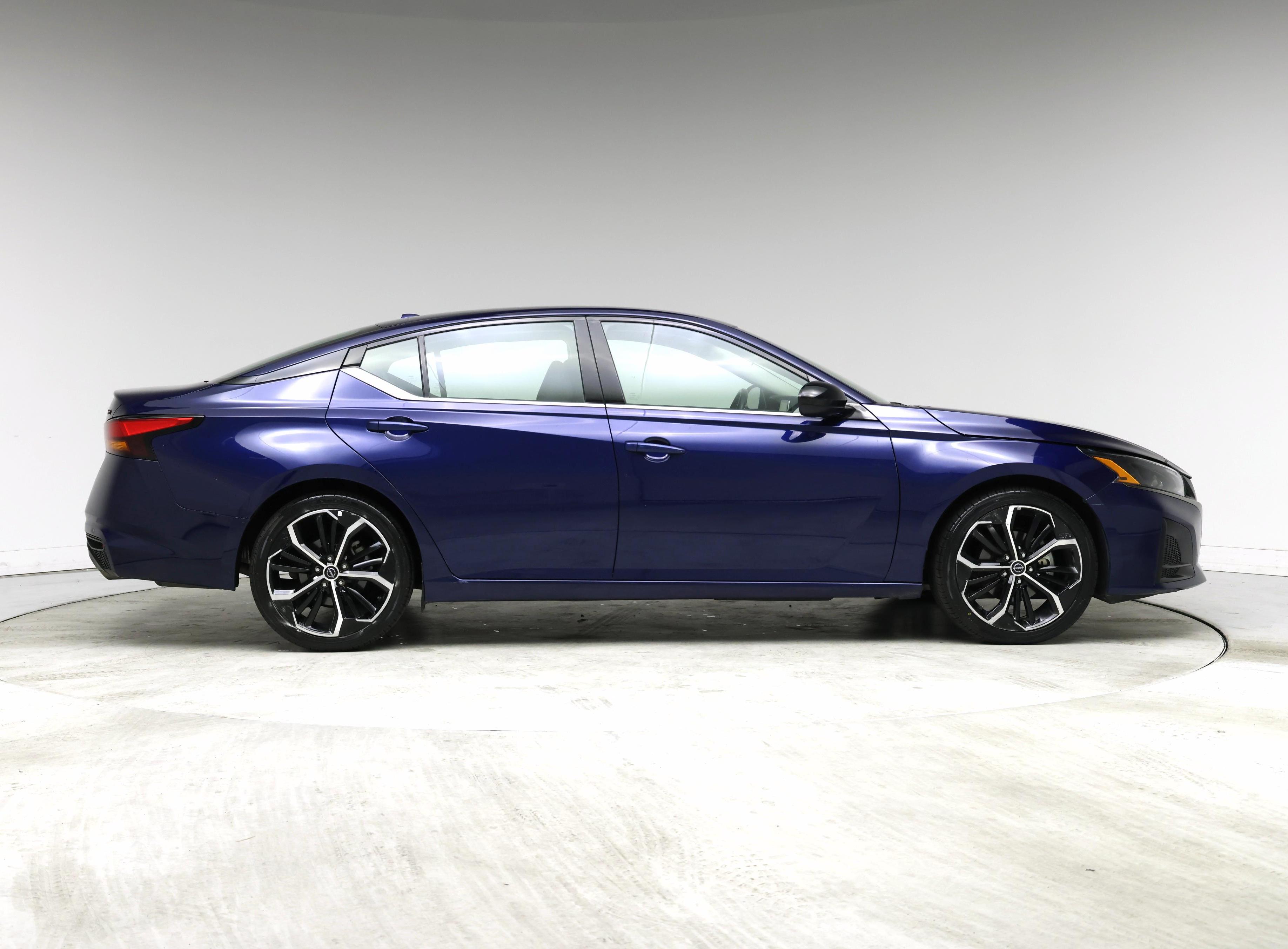 Thumbnail: 2023 Nissan Altima - 7