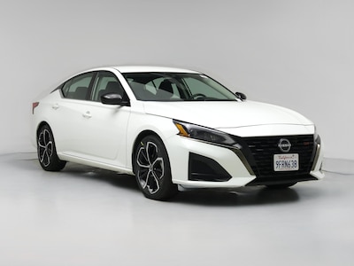 White 2023 Nissan Altima SR