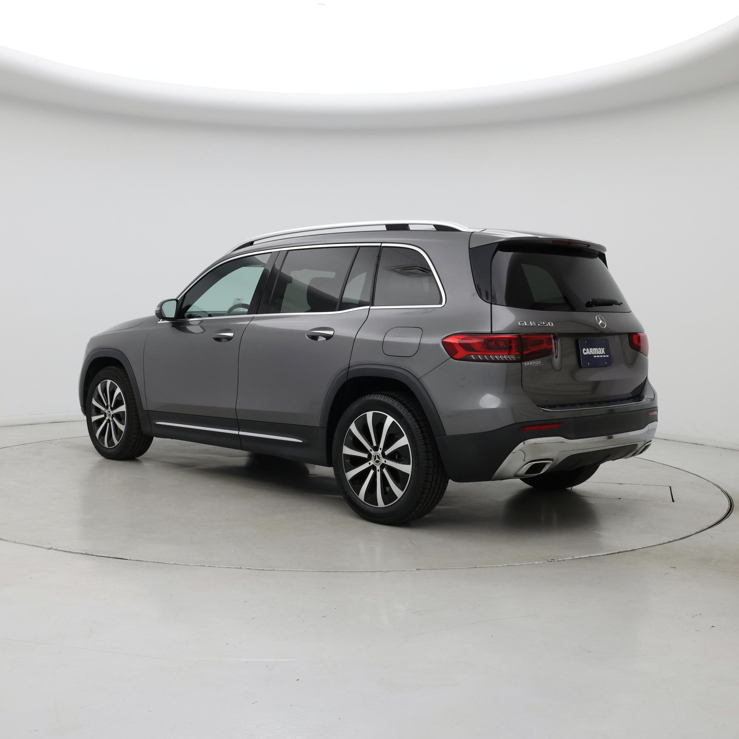 Thumbnail: 2022 Mercedes-Benz GLB - 2