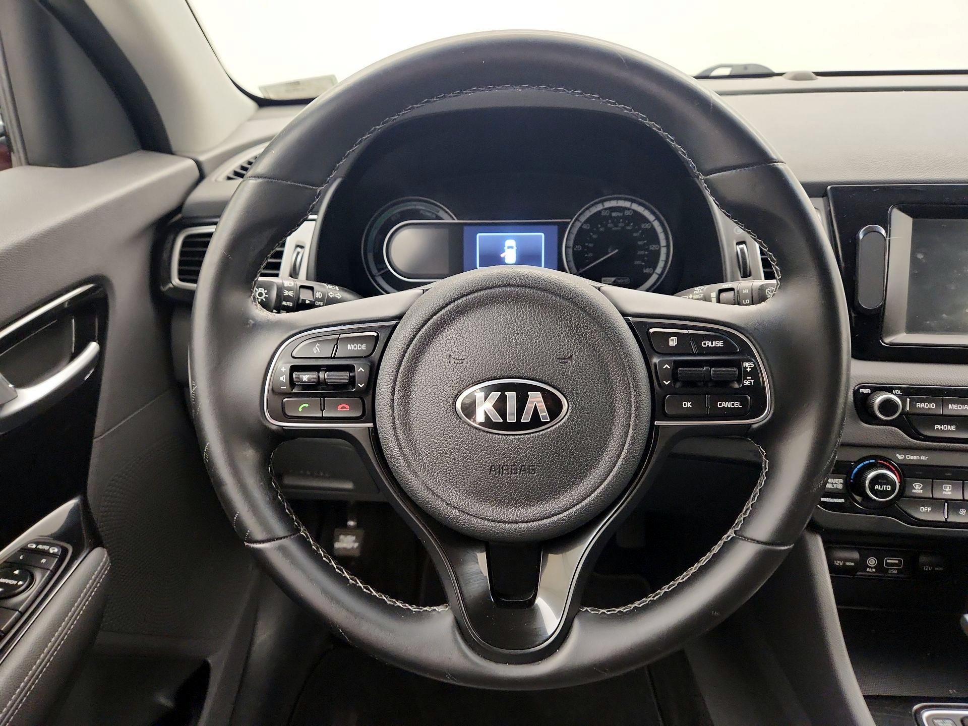 Thumbnail: 2017 Kia Niro - 10