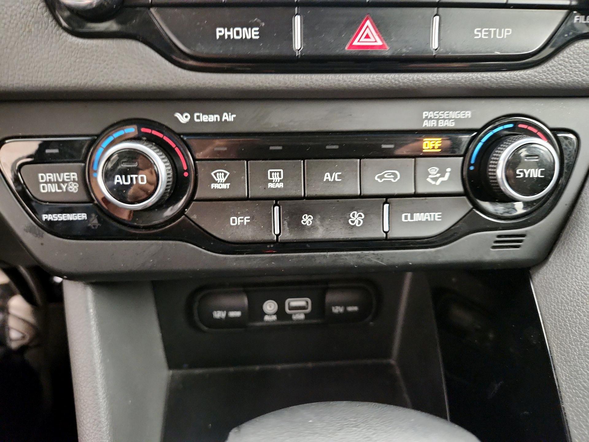 Thumbnail: 2017 Kia Niro - 16