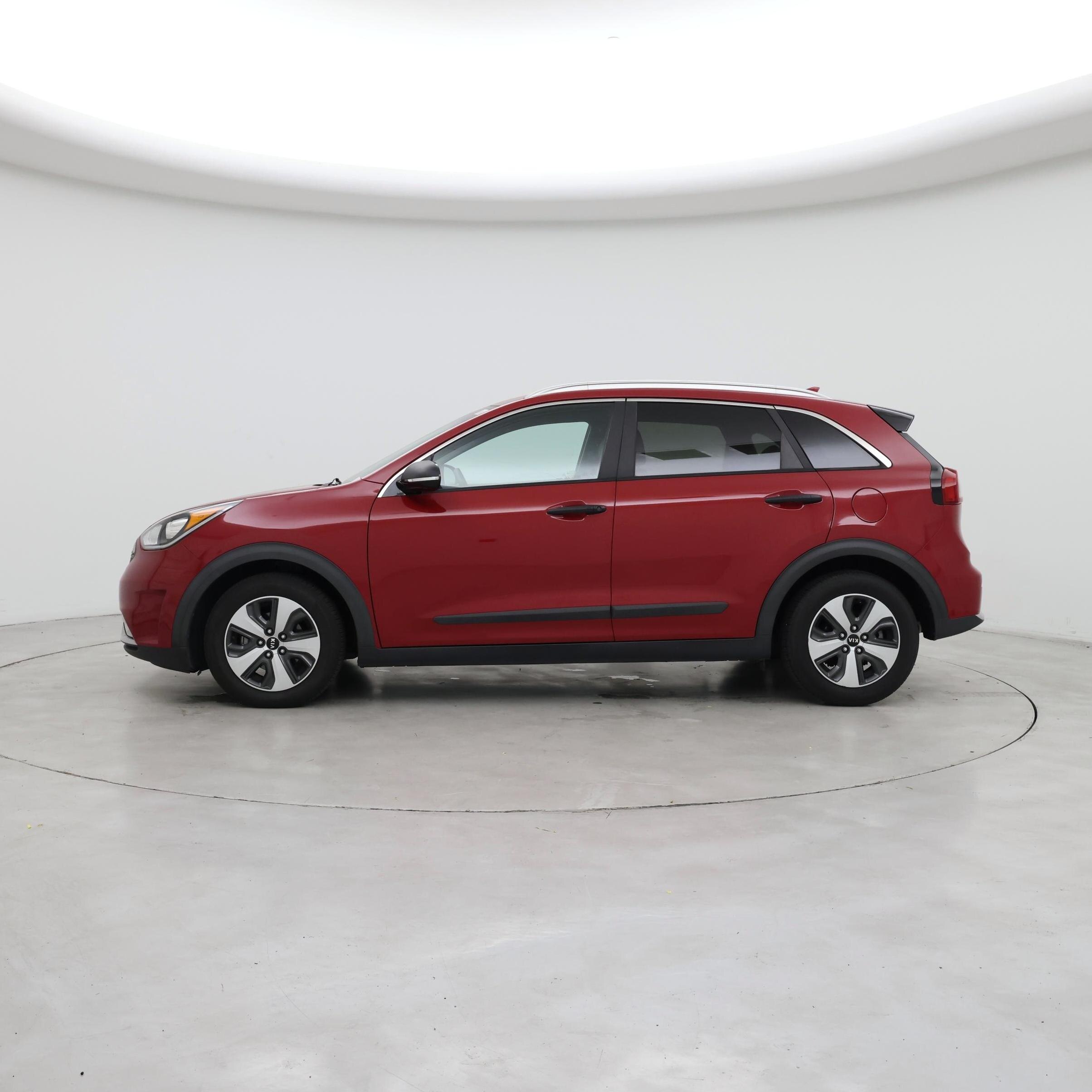 Thumbnail: 2017 Kia Niro - 3