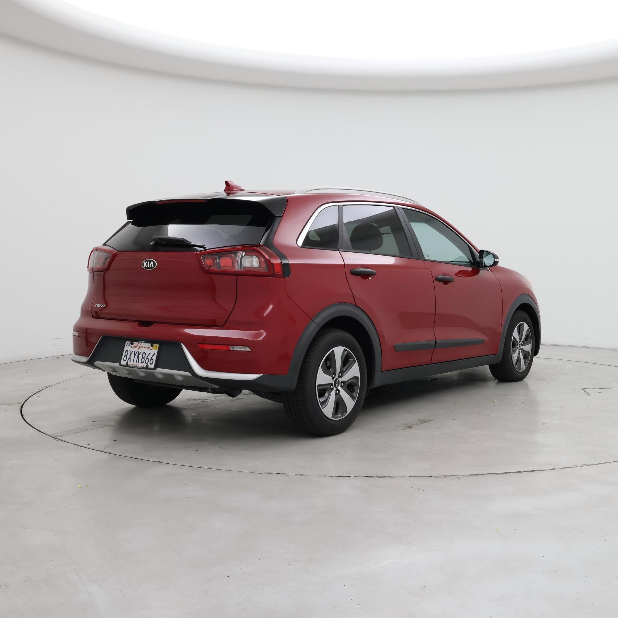 Thumbnail: 2017 Kia Niro - 8