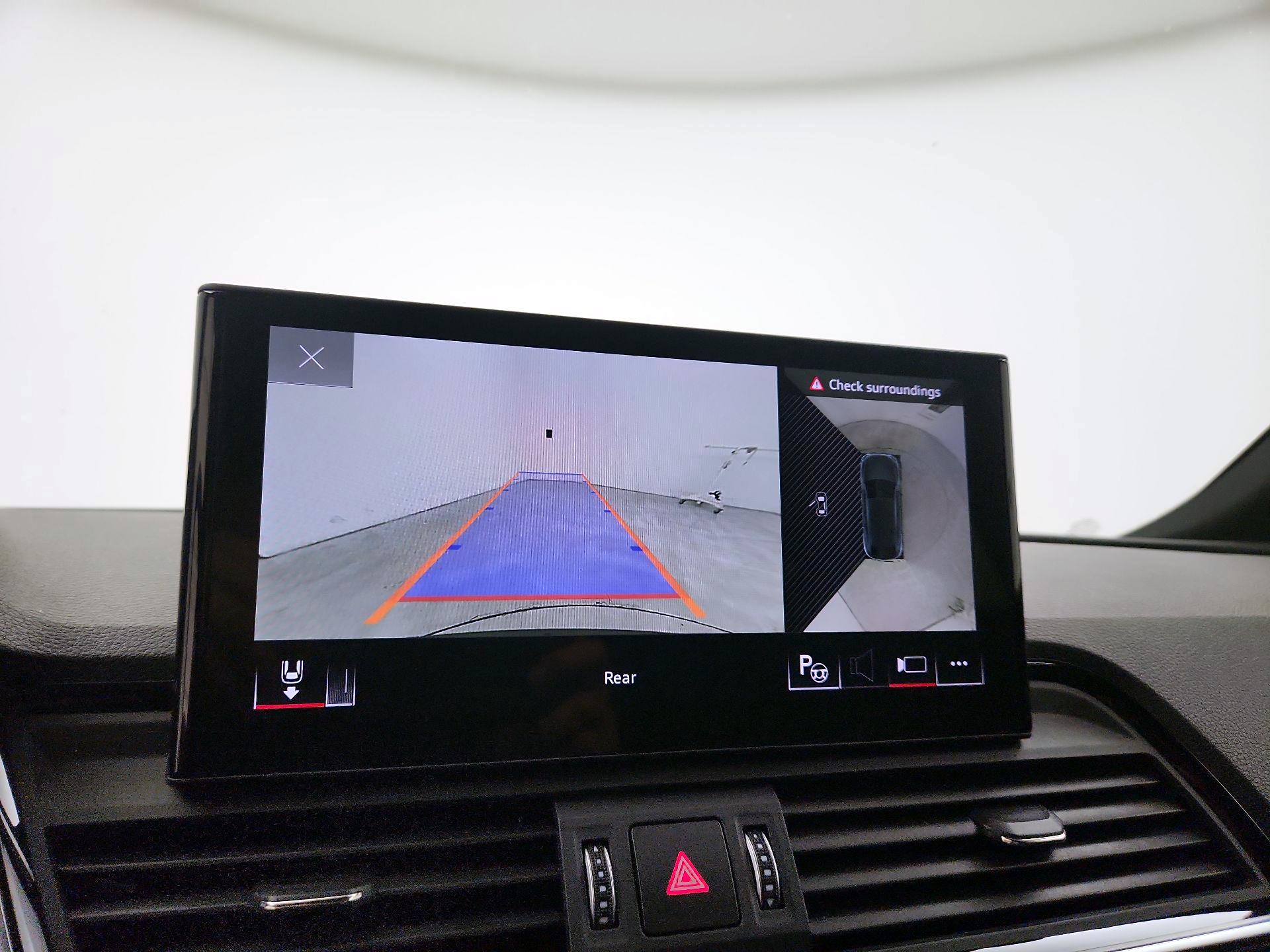 Thumbnail: 2023 Audi SQ5 - 15