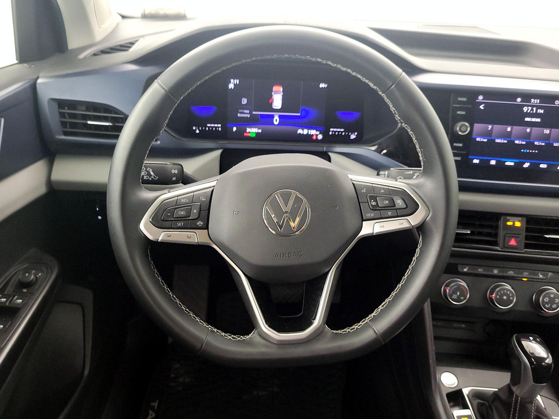 Thumbnail: 2022 Volkswagen Taos - 10