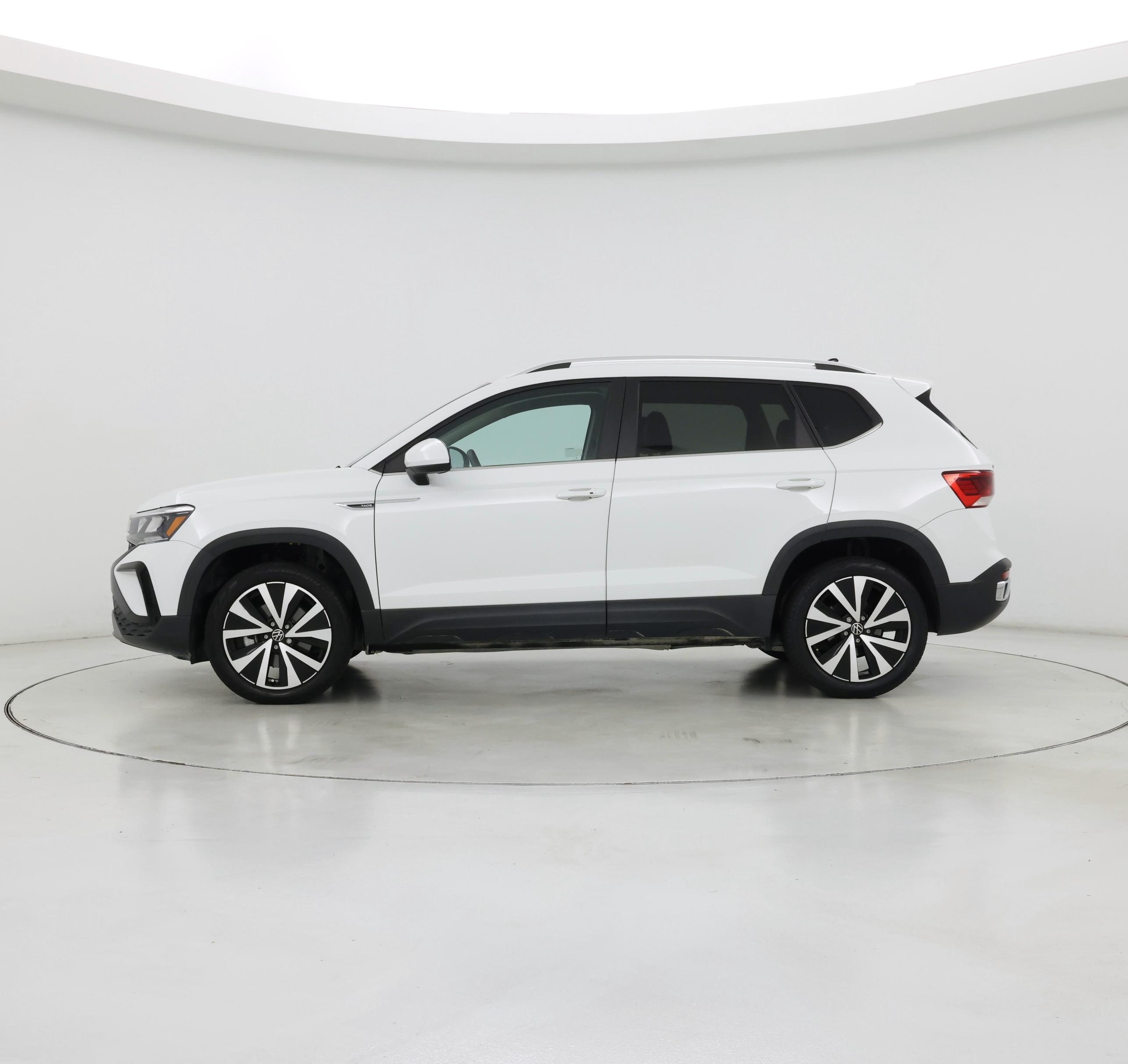 Thumbnail: 2022 Volkswagen Taos - 3