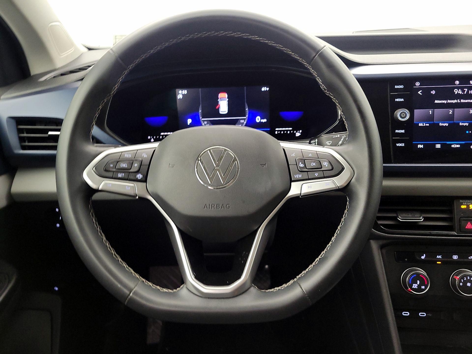 Thumbnail: 2022 Volkswagen Taos - 10