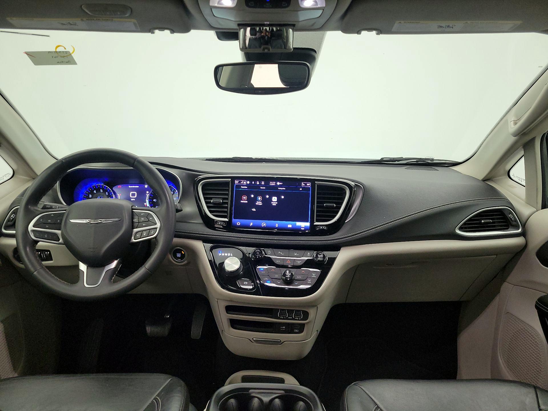 Thumbnail: 2022 Chrysler Pacifica - 9