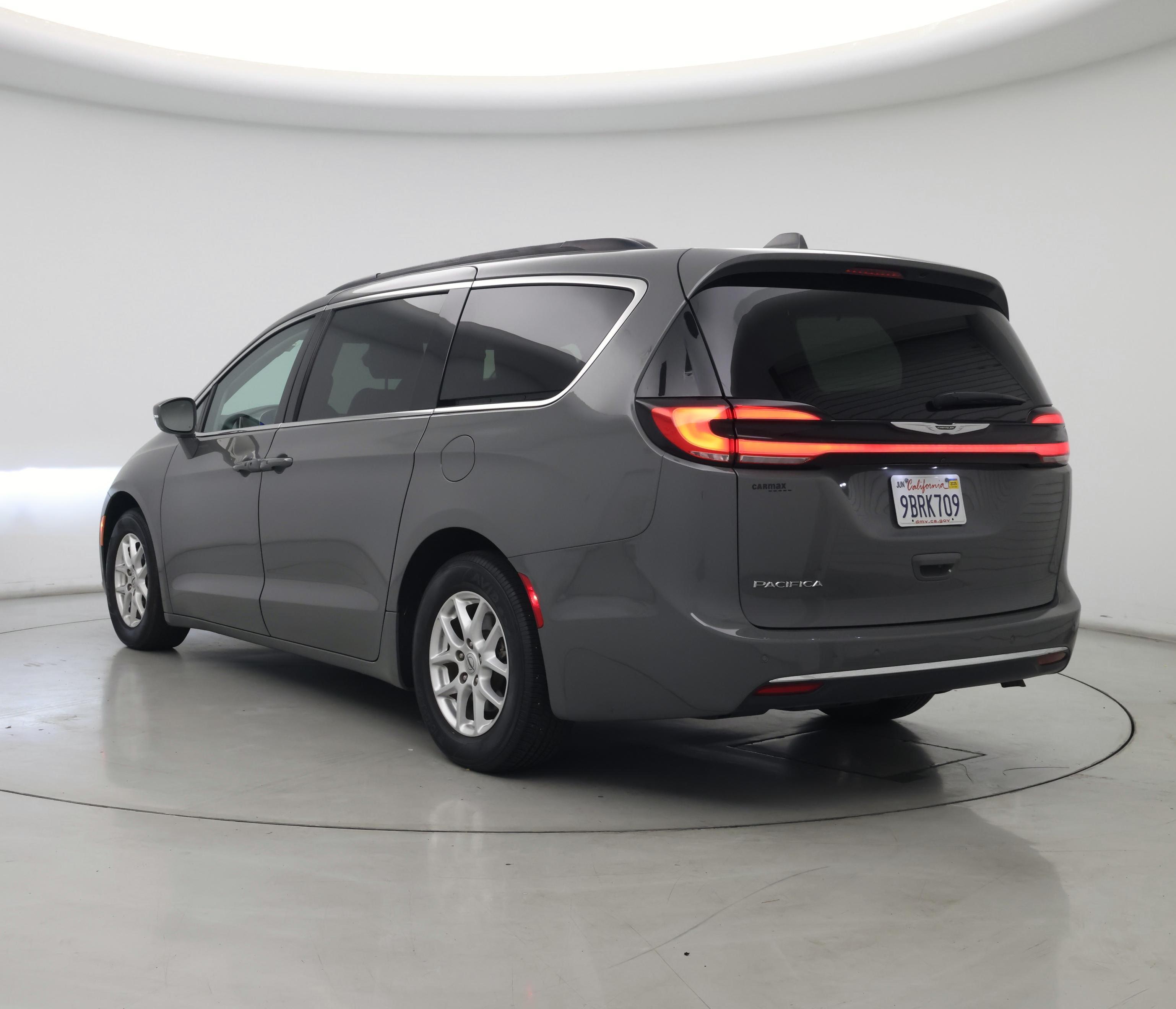 Thumbnail: 2022 Chrysler Pacifica - 2