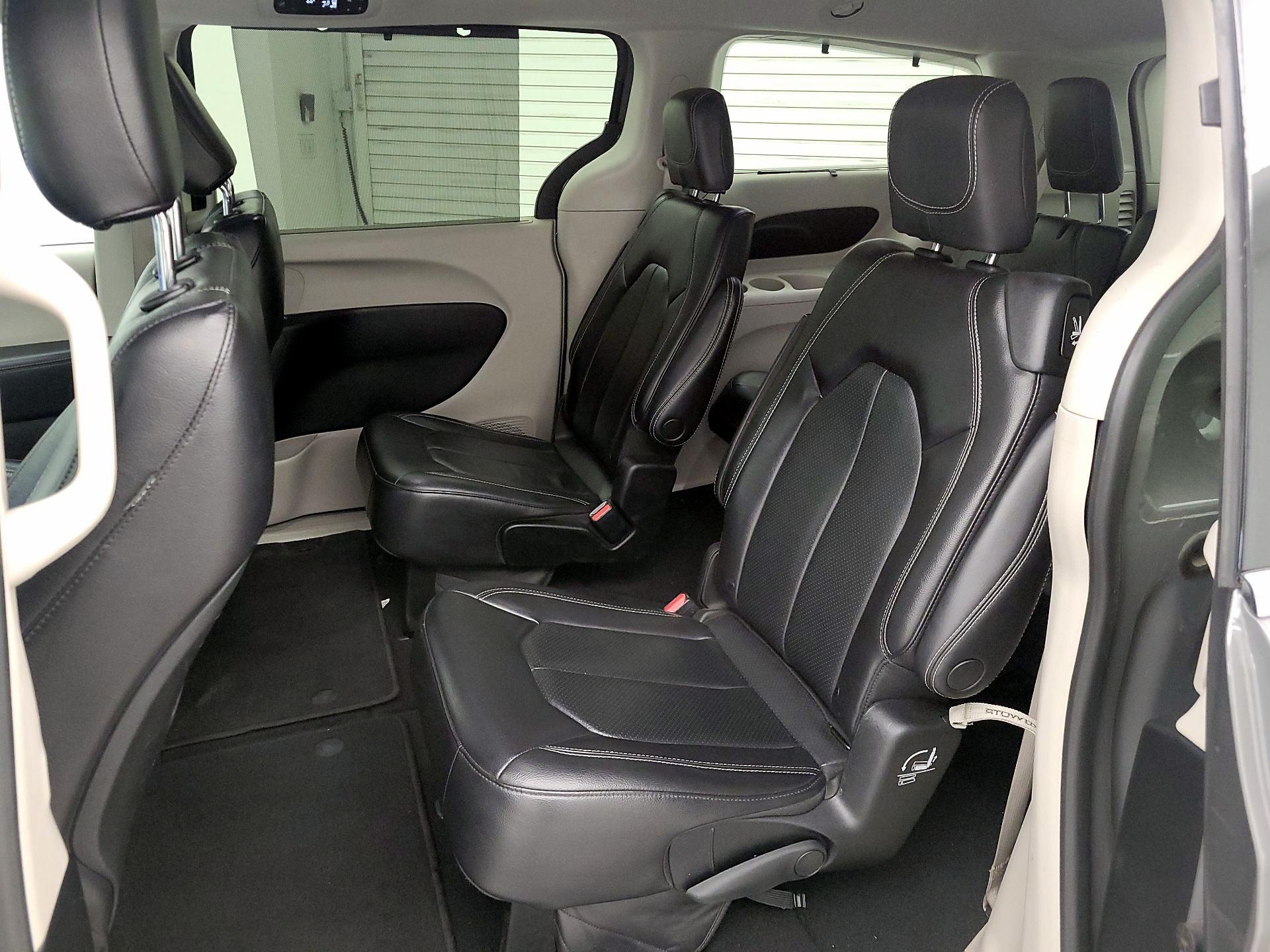 Thumbnail: 2022 Chrysler Pacifica - 19