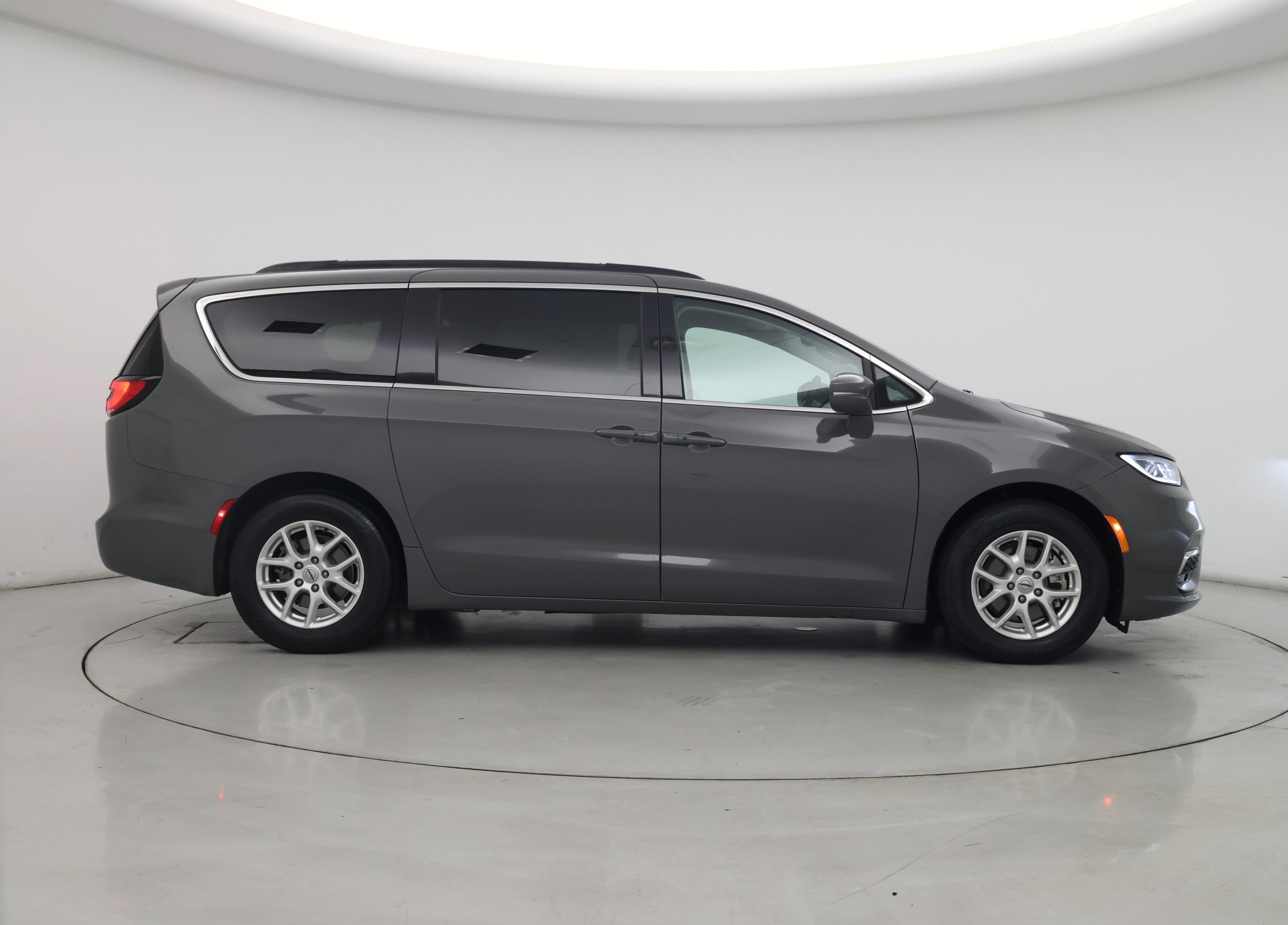 Thumbnail: 2022 Chrysler Pacifica - 7
