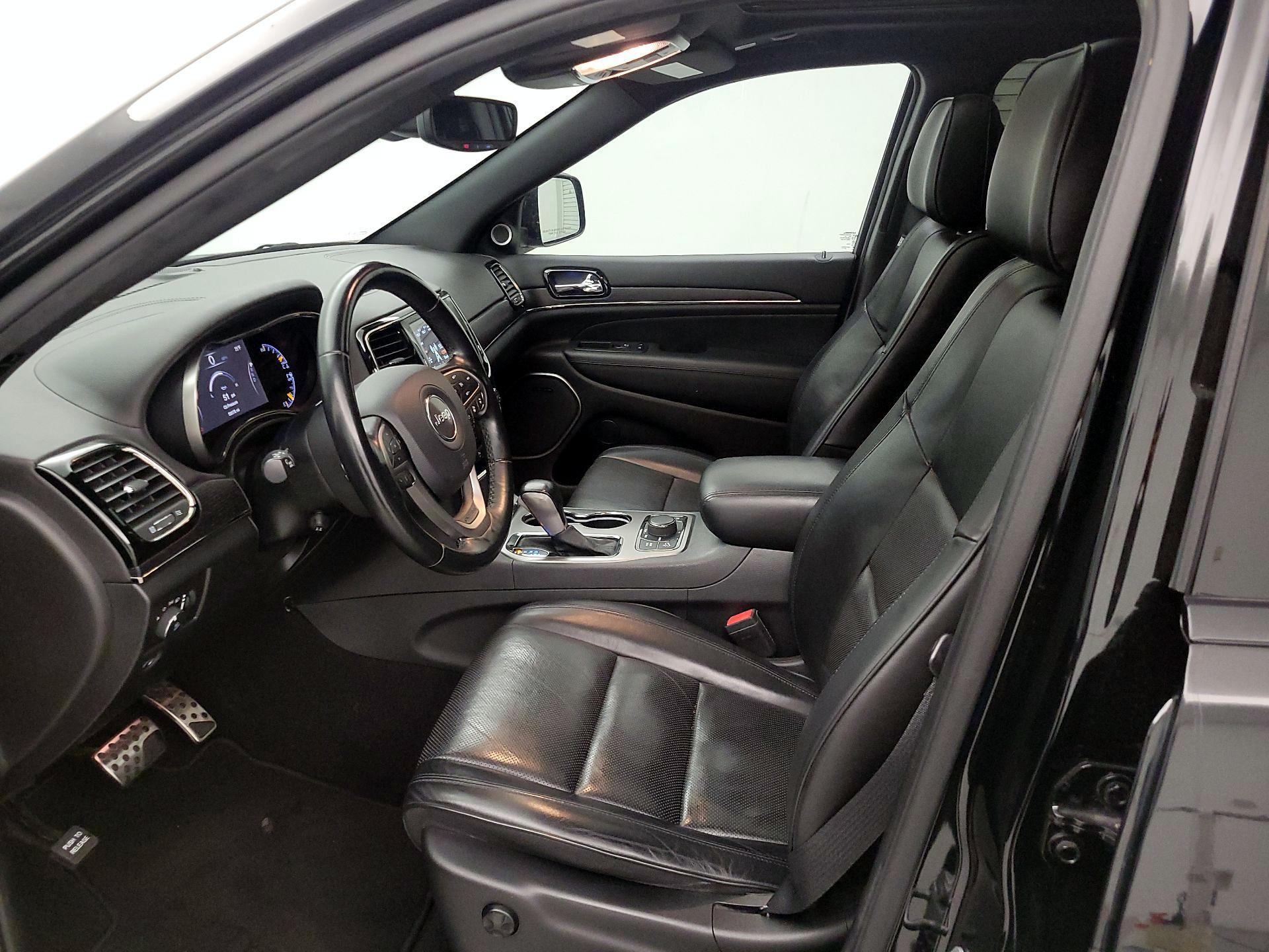 Thumbnail: 2020 Jeep Grand Cherokee - 11