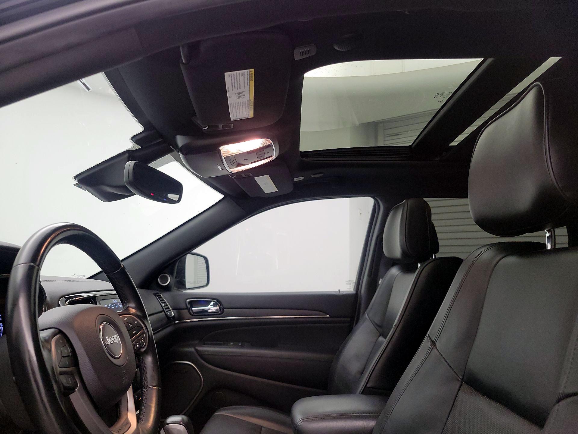 Thumbnail: 2020 Jeep Grand Cherokee - 19