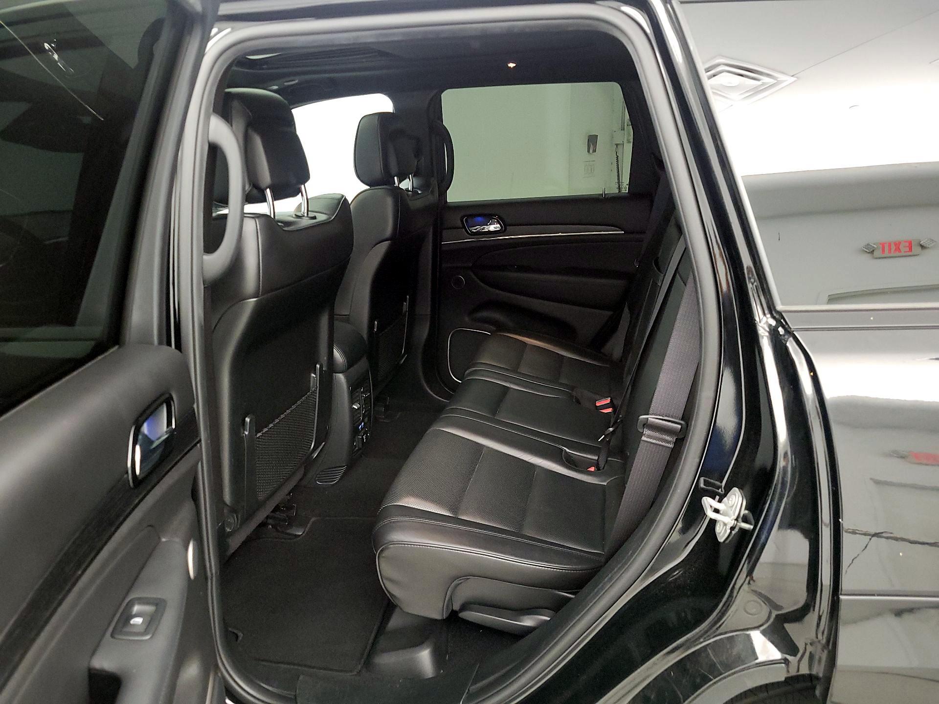 Thumbnail: 2020 Jeep Grand Cherokee - 20