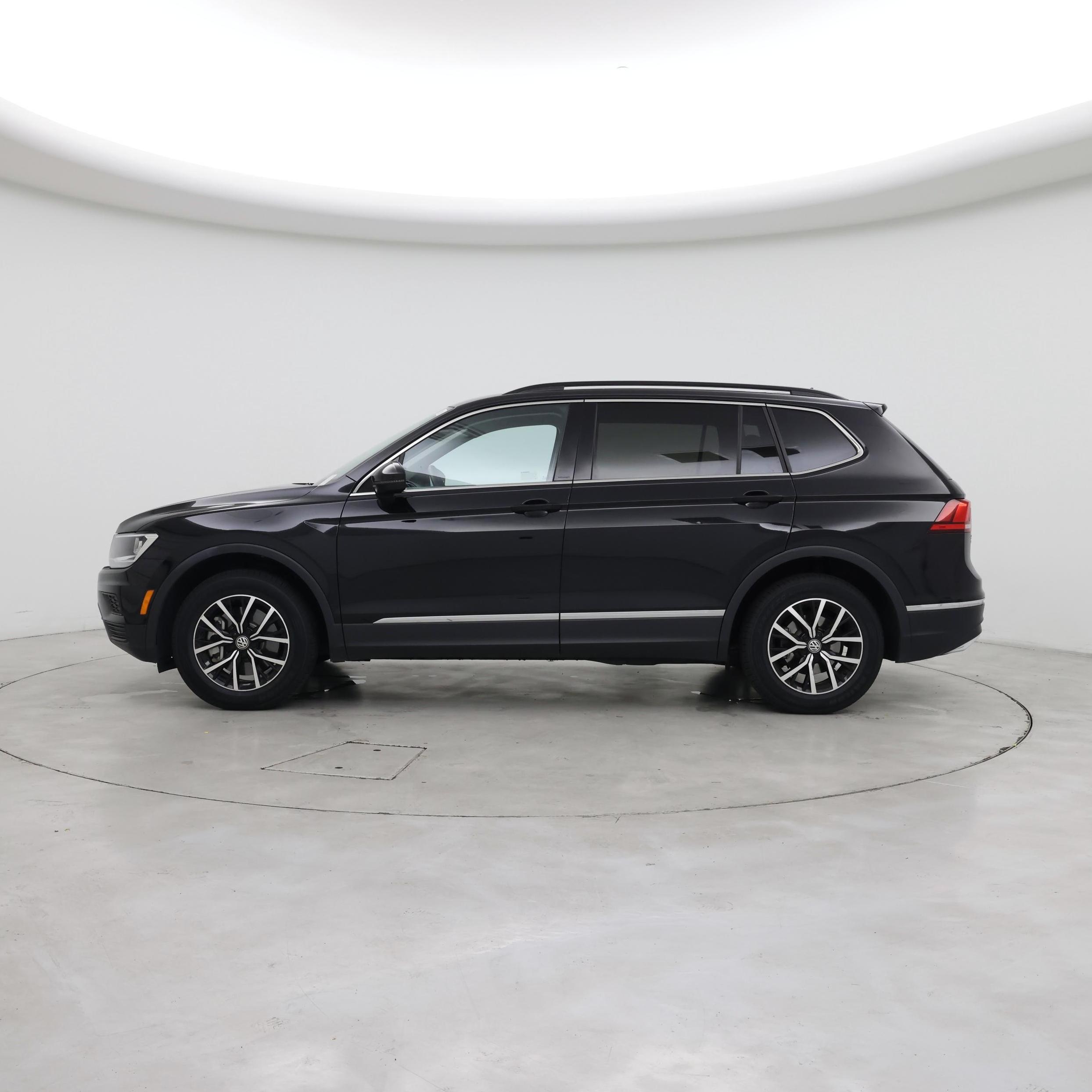Thumbnail: 2021 Volkswagen Tiguan - 3
