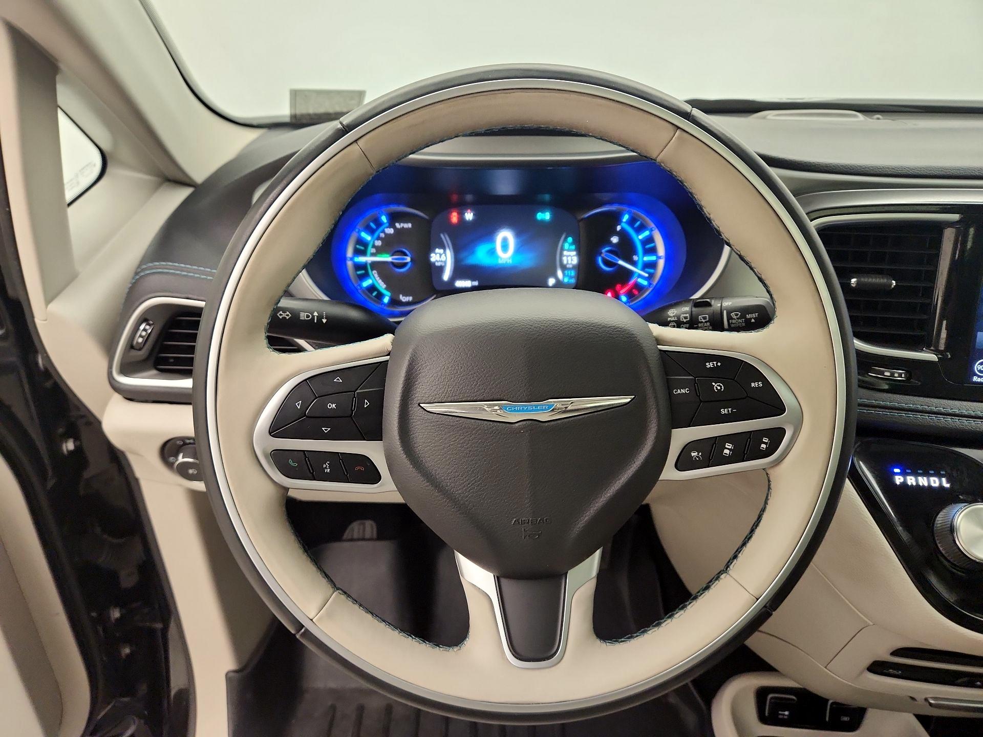 Thumbnail: 2018 Chrysler Pacifica - 10