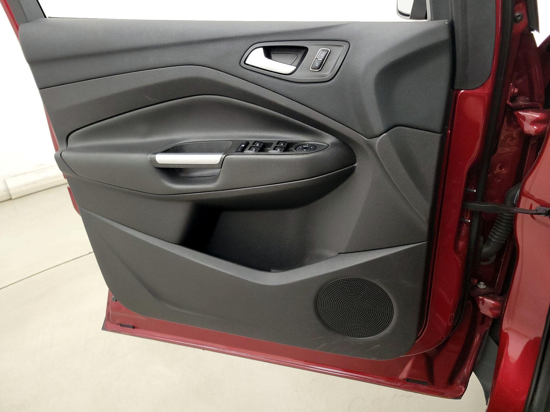 Thumbnail: 2016 Ford Escape - 12