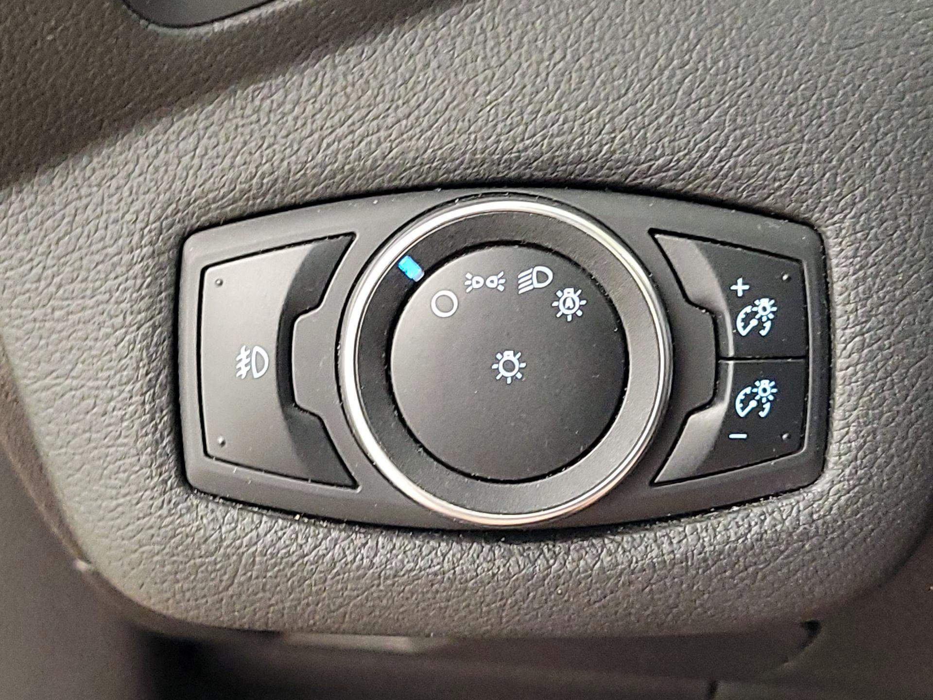 Thumbnail: 2016 Ford Escape - 13