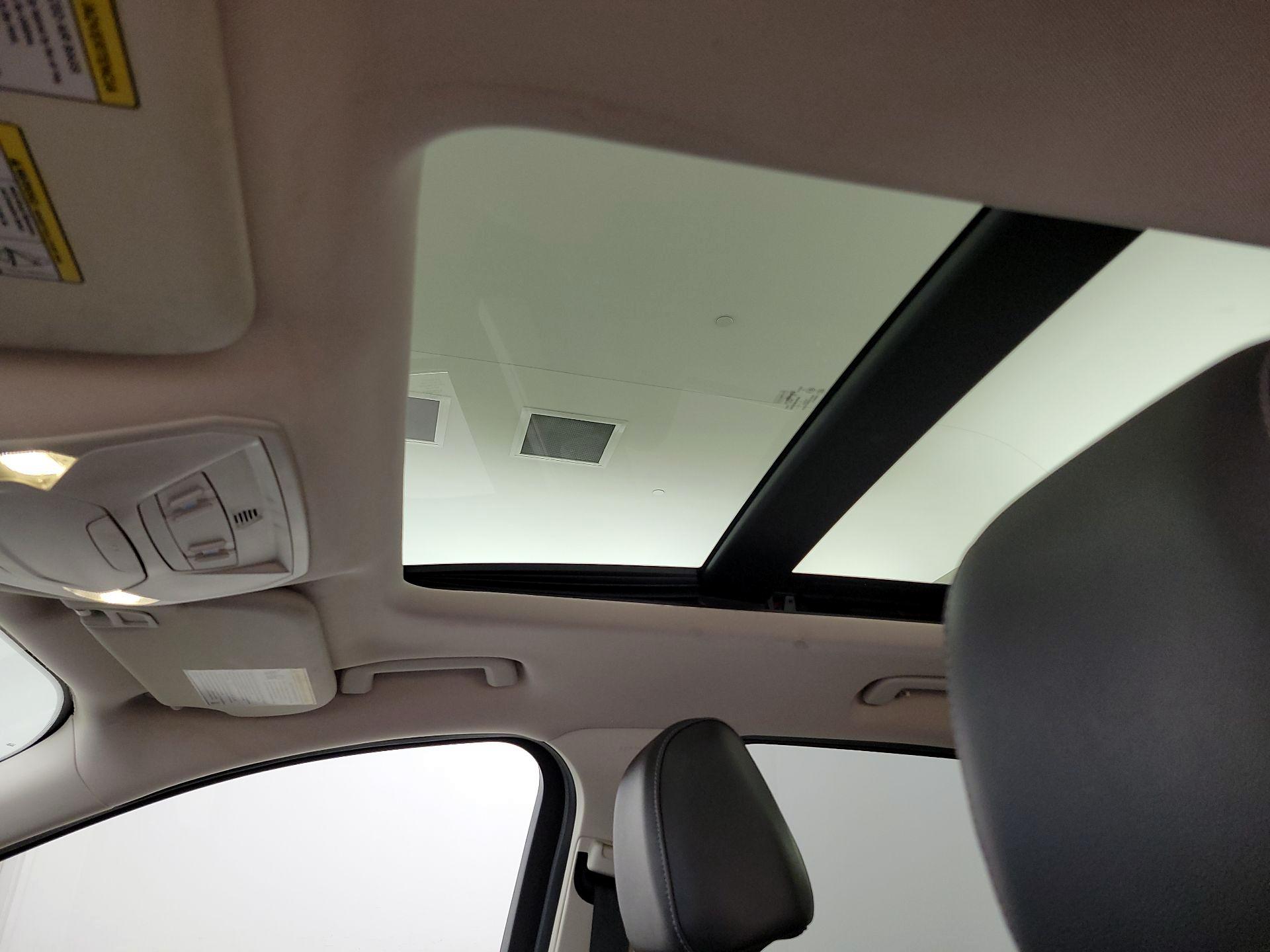 Thumbnail: 2016 Ford Escape - 20