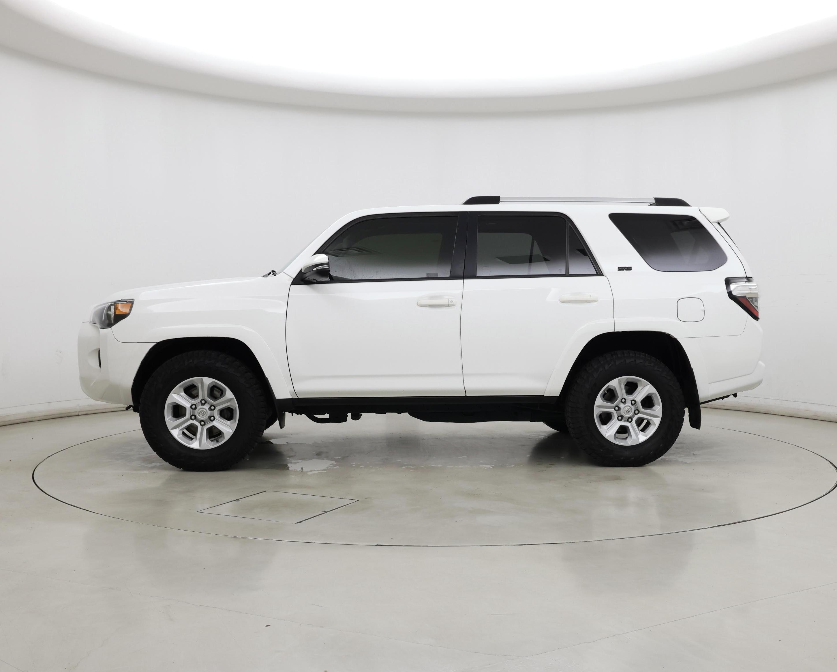 Thumbnail: 2020 Toyota 4Runner - 3