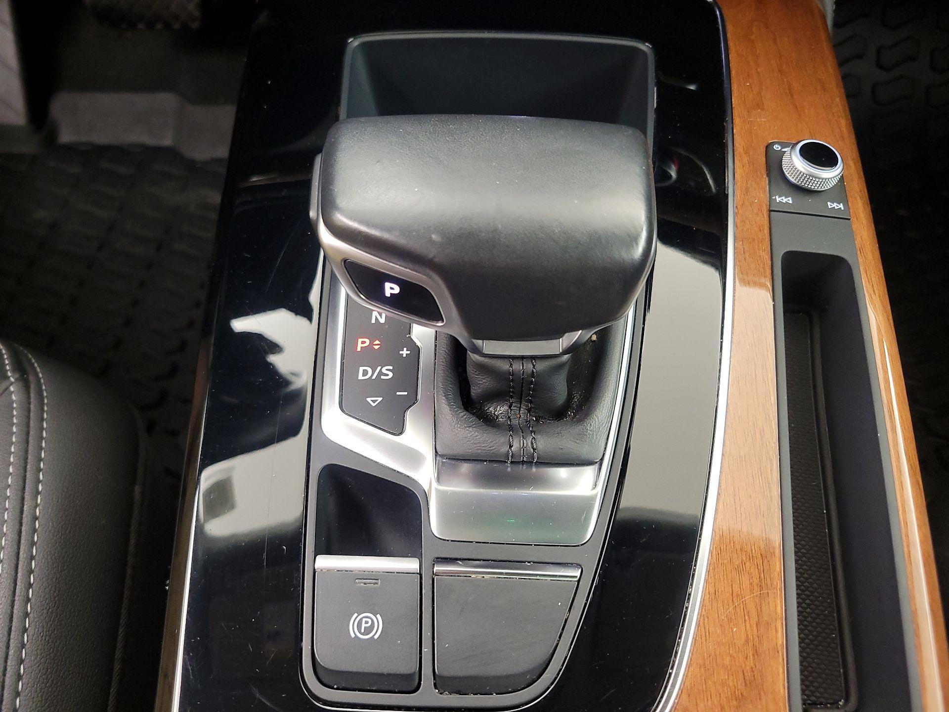 Thumbnail: 2022 Audi Q5 - 18