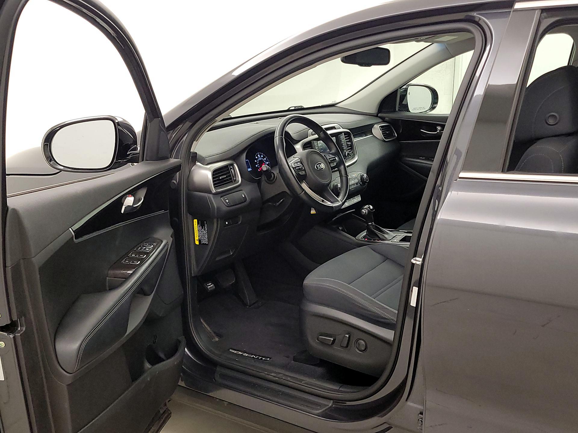 Thumbnail: 2017 Kia Sorento - 11