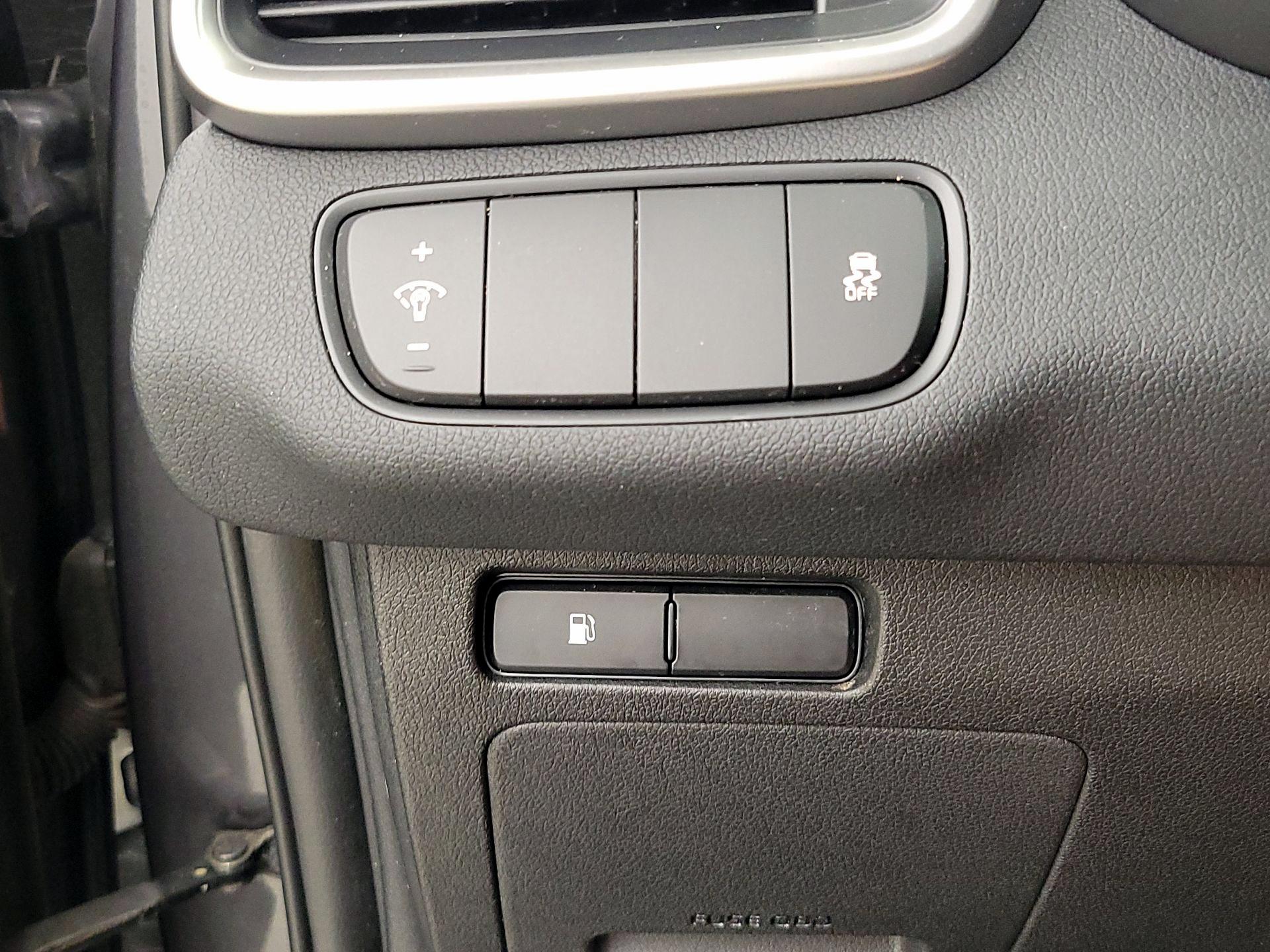 Thumbnail: 2017 Kia Sorento - 13