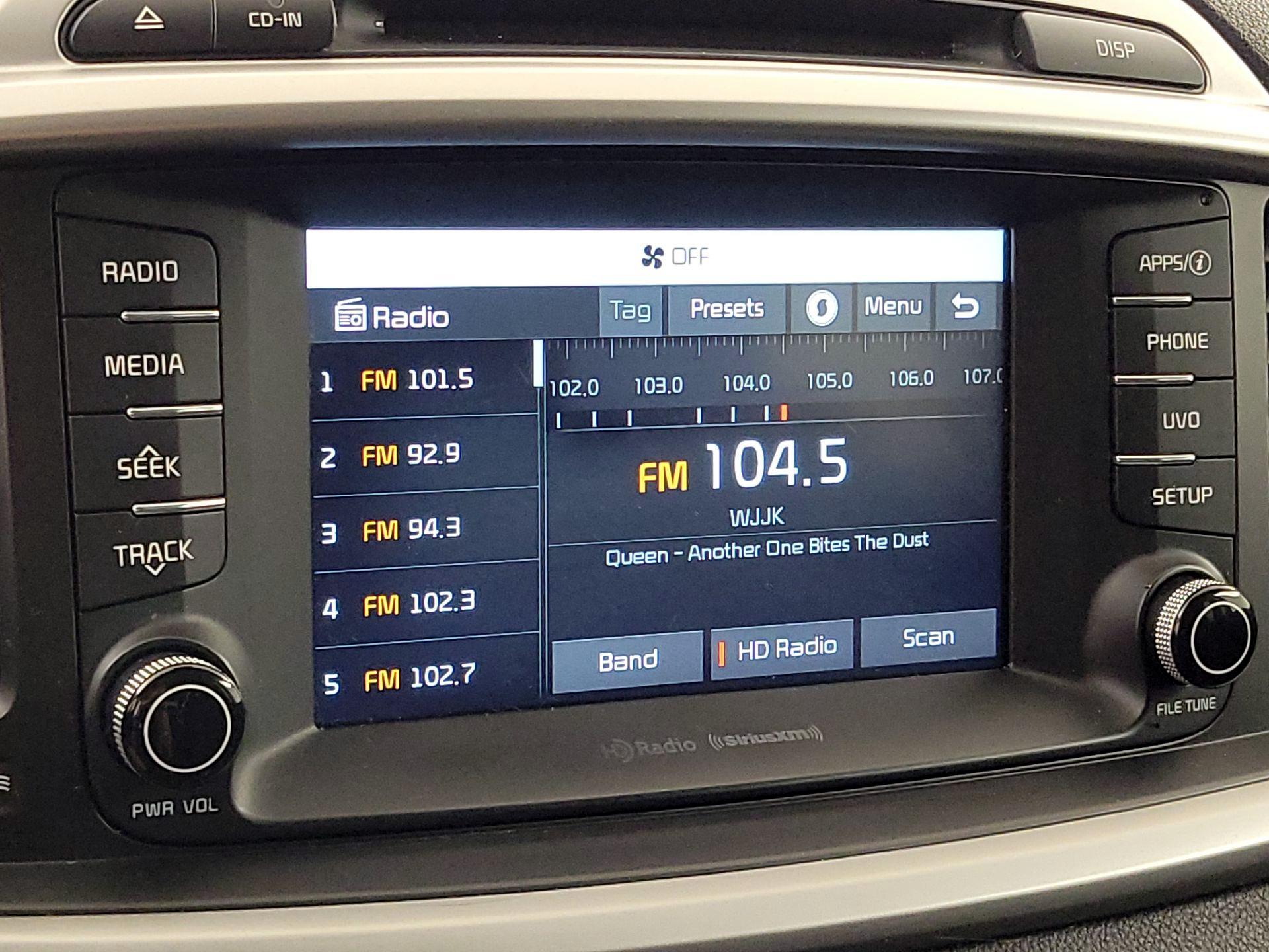 Thumbnail: 2017 Kia Sorento - 15