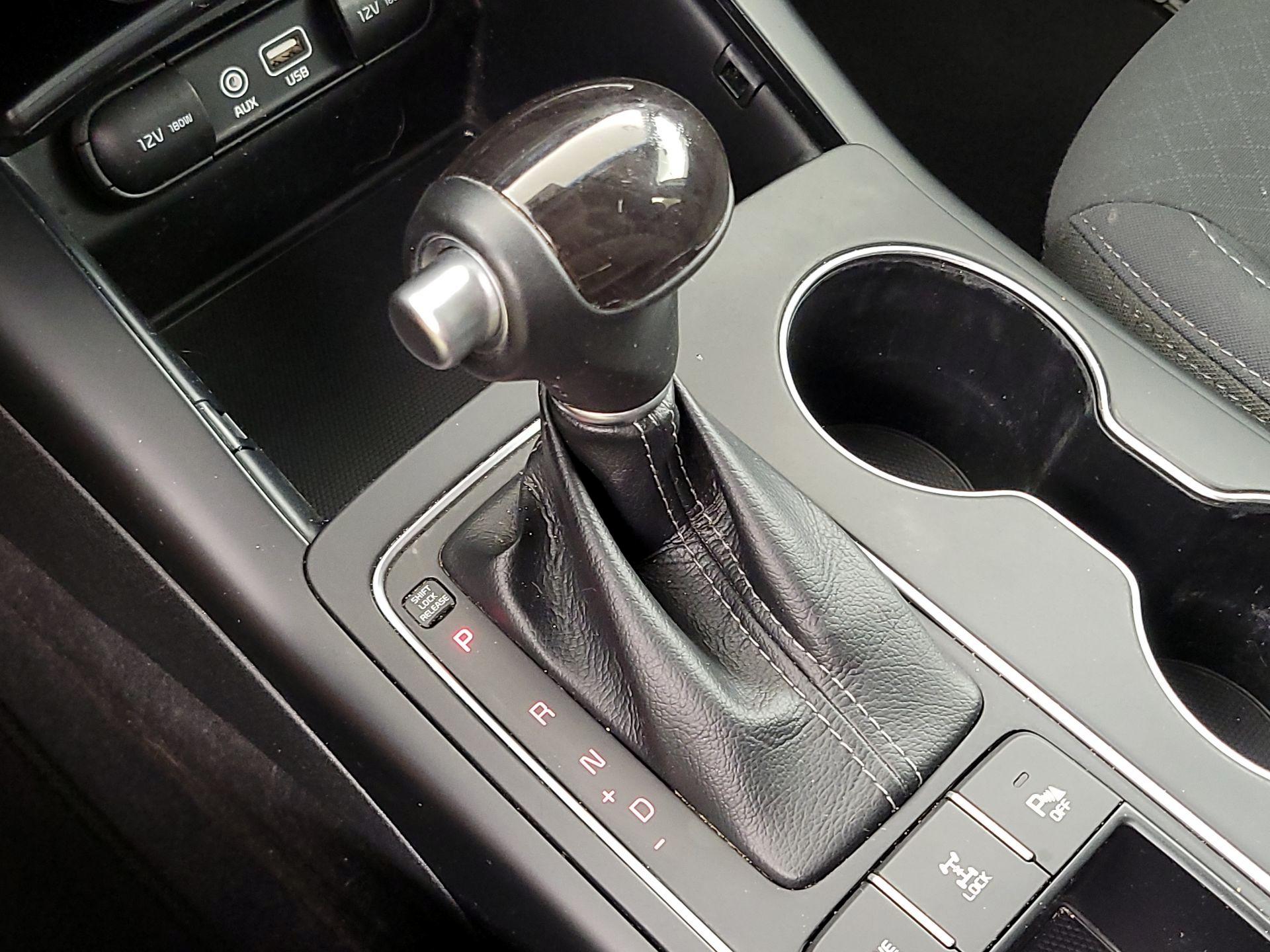 Thumbnail: 2017 Kia Sorento - 17