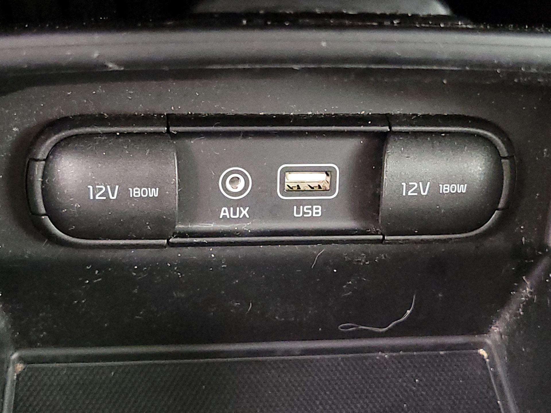 Thumbnail: 2017 Kia Sorento - 18