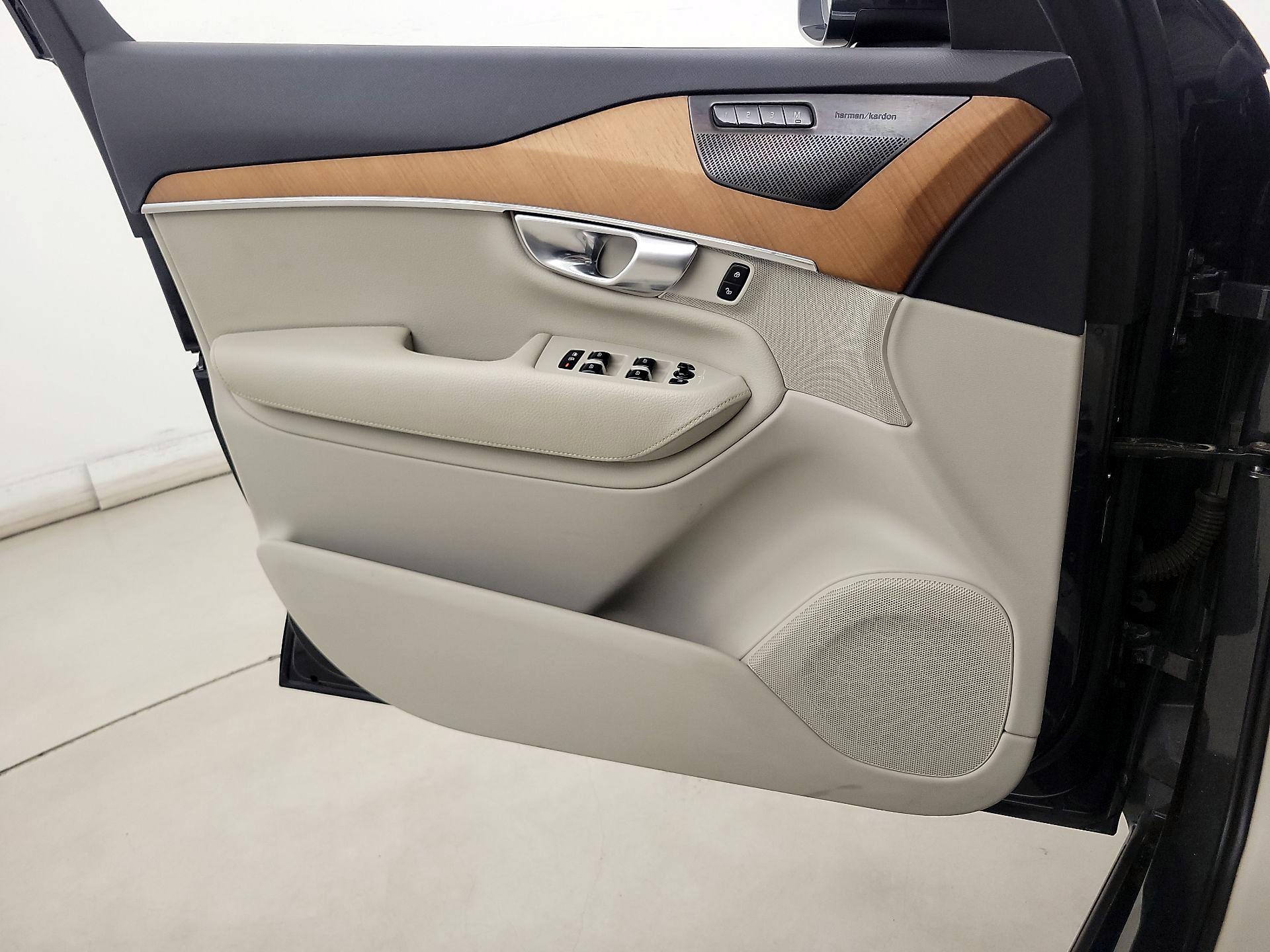 Thumbnail: 2021 Volvo XC90 - 12