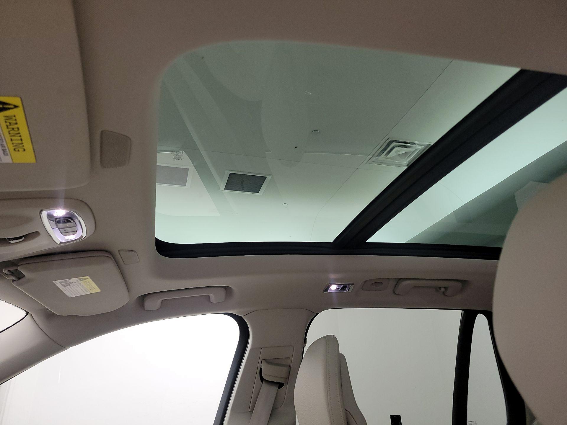Thumbnail: 2021 Volvo XC90 - 20