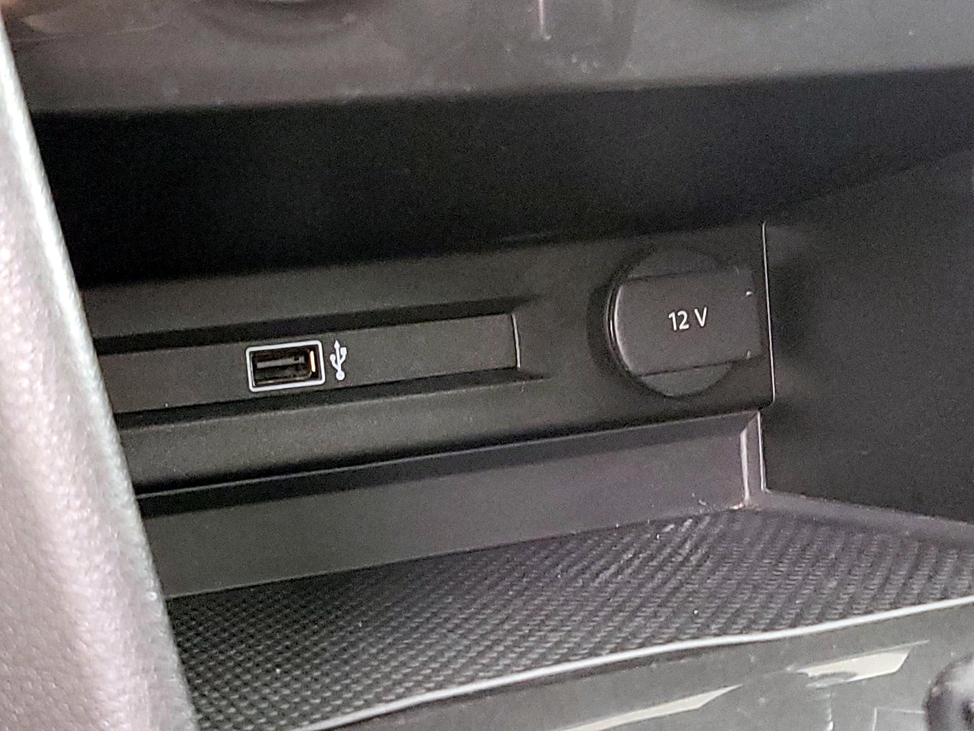 Thumbnail: 2018 Volkswagen Tiguan - 18