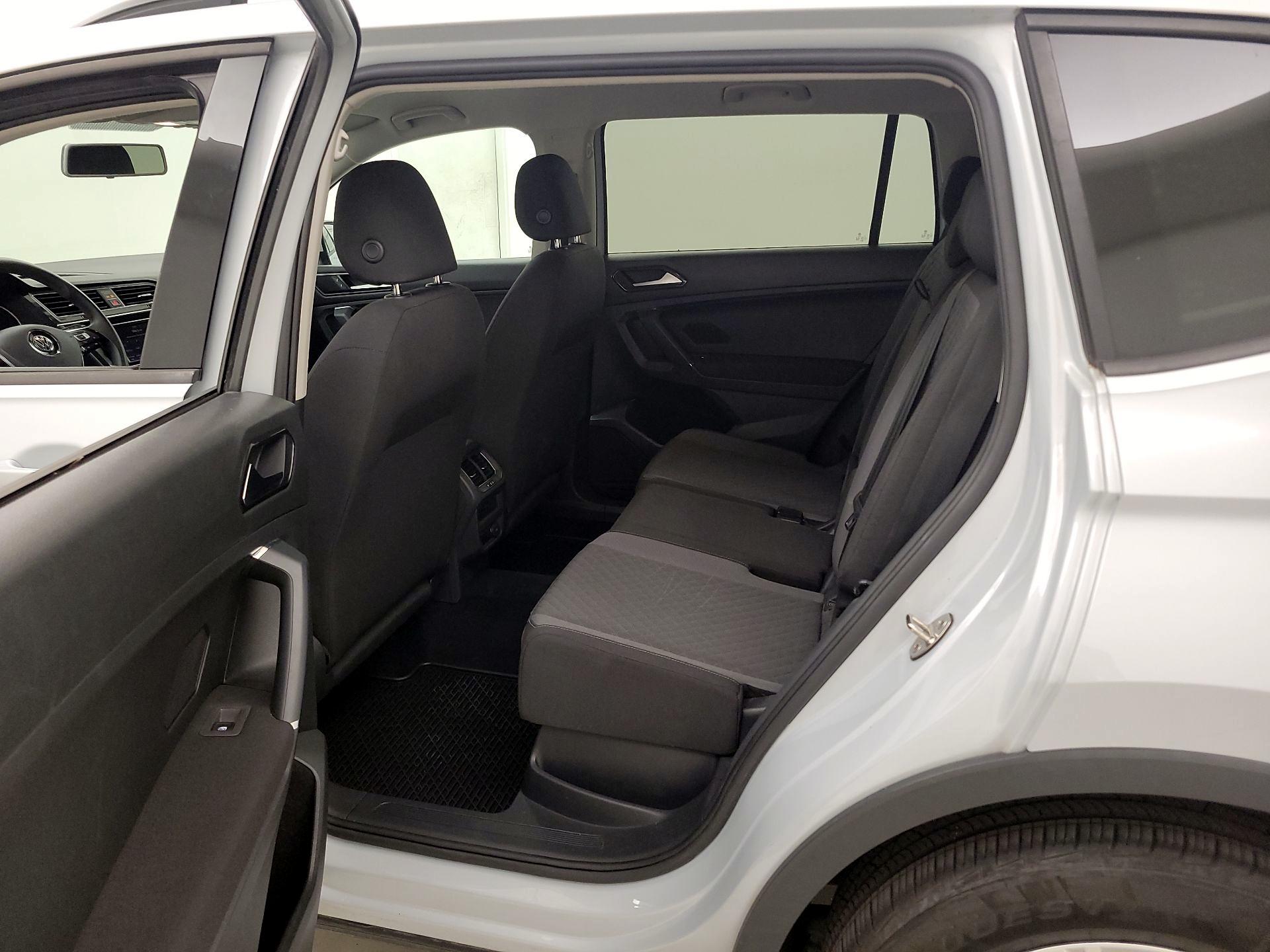 Thumbnail: 2018 Volkswagen Tiguan - 19
