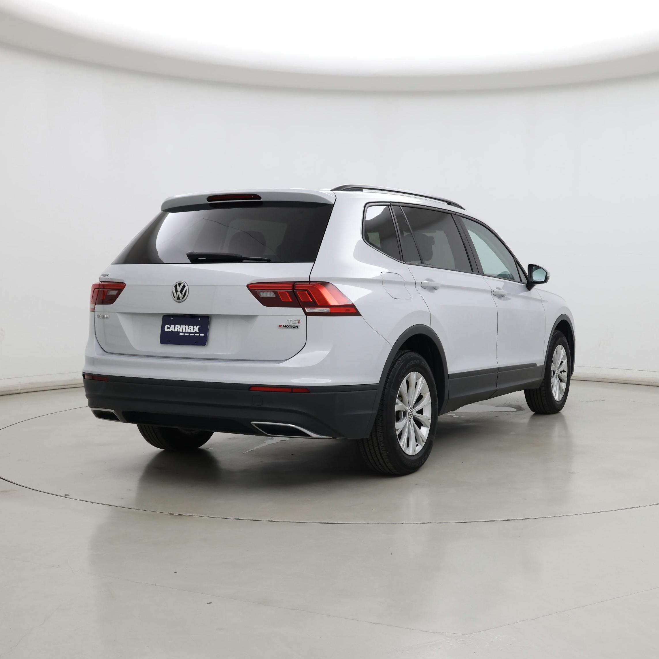 Thumbnail: 2018 Volkswagen Tiguan - 8