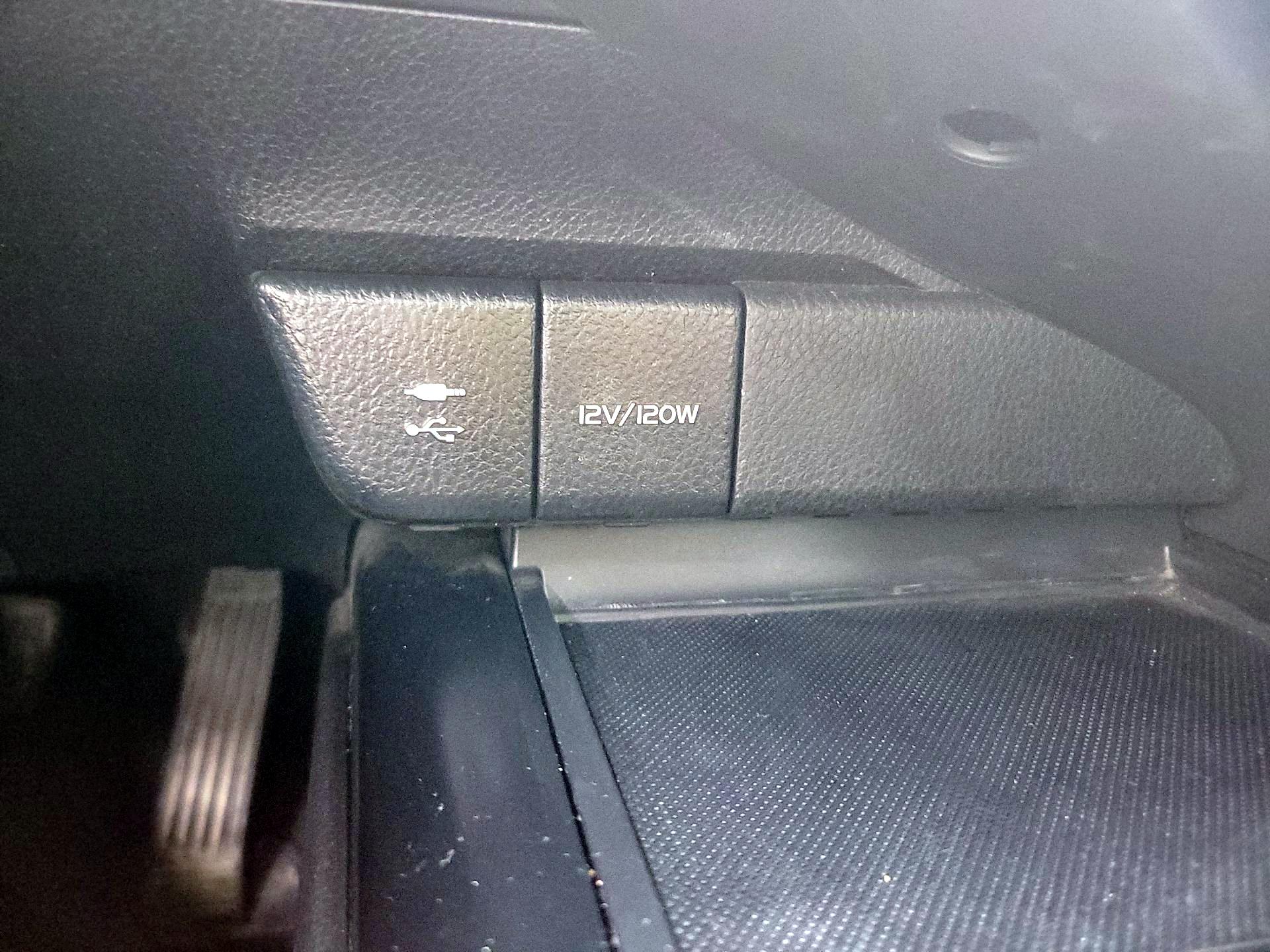 Thumbnail: 2019 Toyota Camry - 18